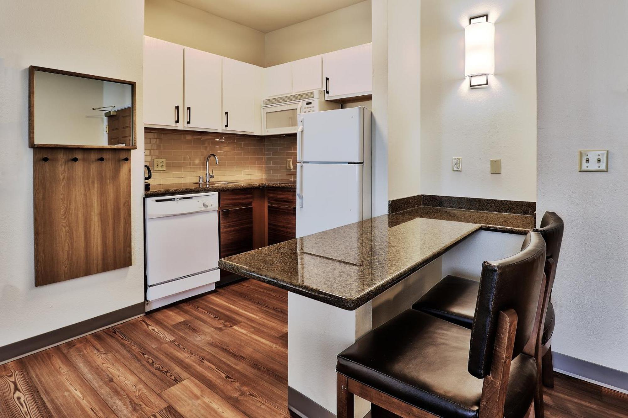 One-Bedroom King Suite