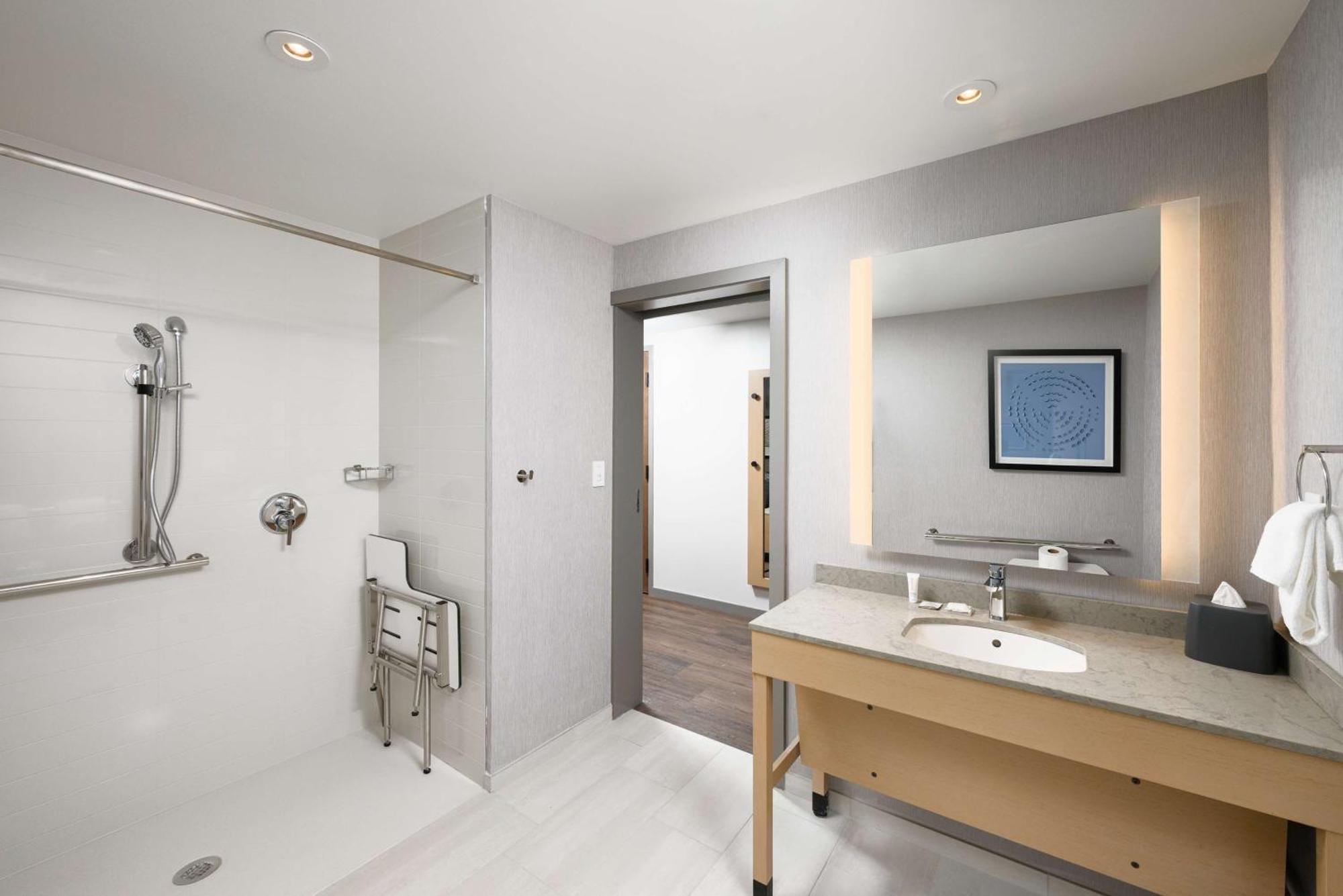 Queen Room Sofa Bed Roll Shower Disability Access