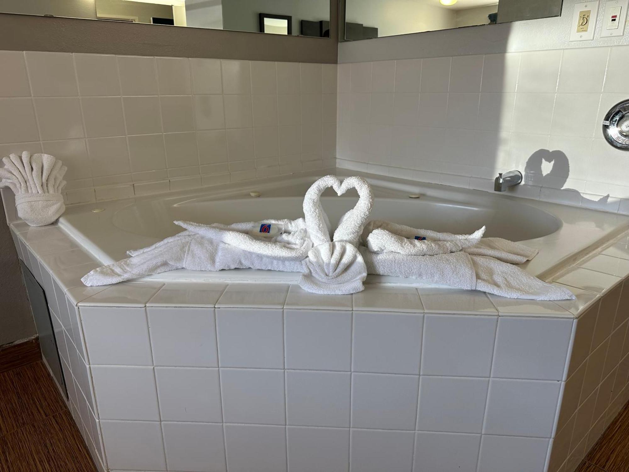 1 King Bed | Non-Smoking Hot Tub