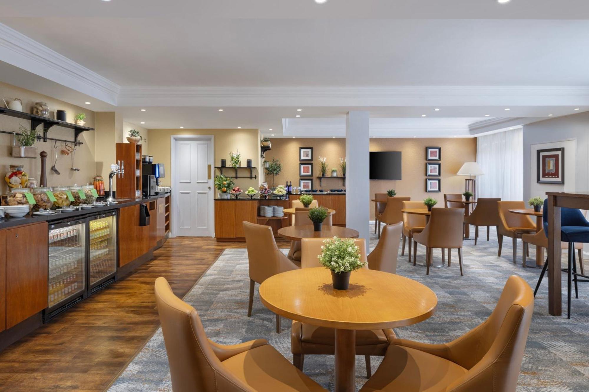 Executive Room Lounge Access