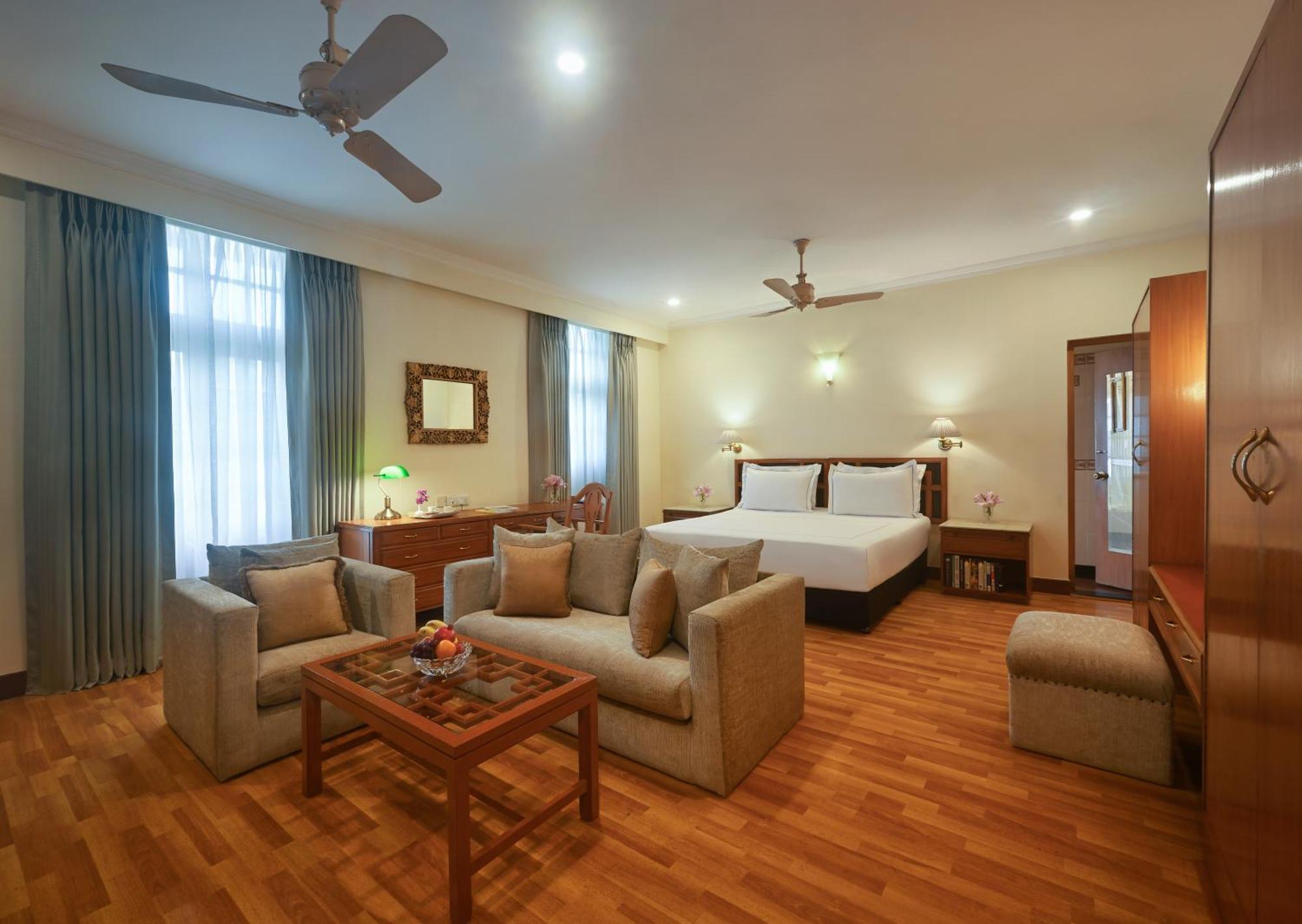 Deluxe Room Double Bed on Food Soft Beverages Happy Hours Buy 1 & 1 on select menu at InSomnia