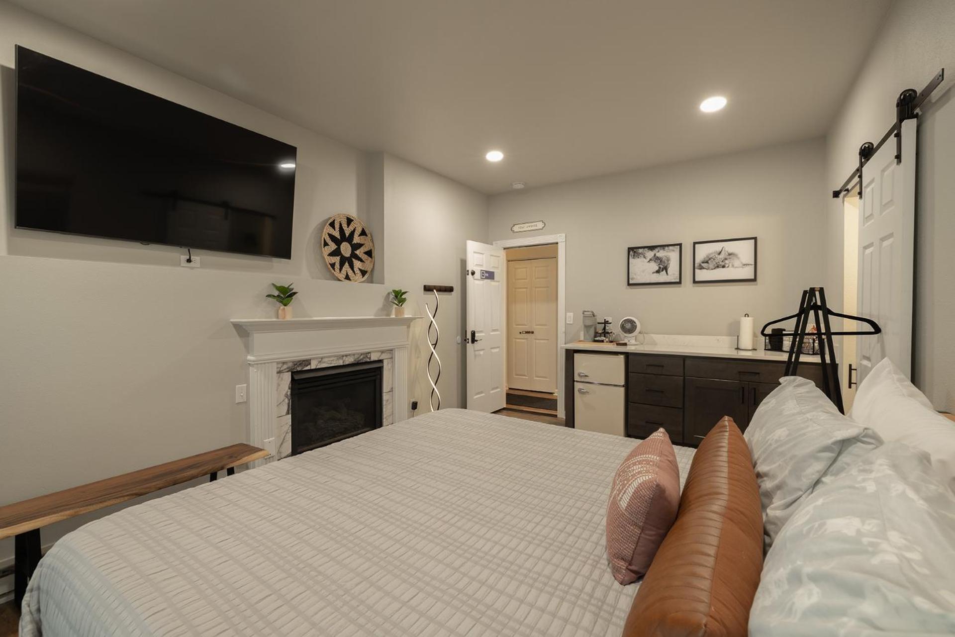 Deluxe King Studio