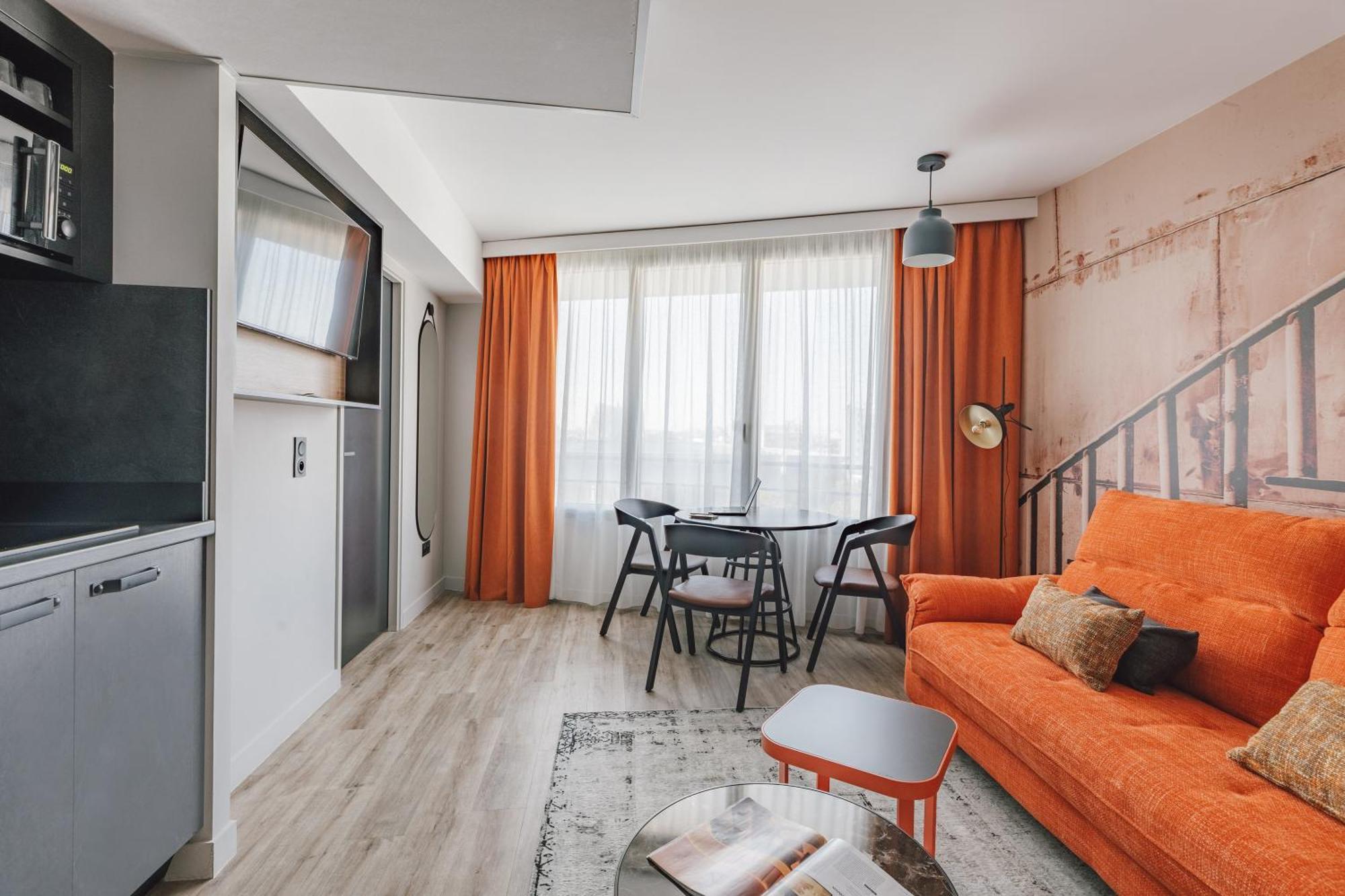 One-Bedroom Apartment