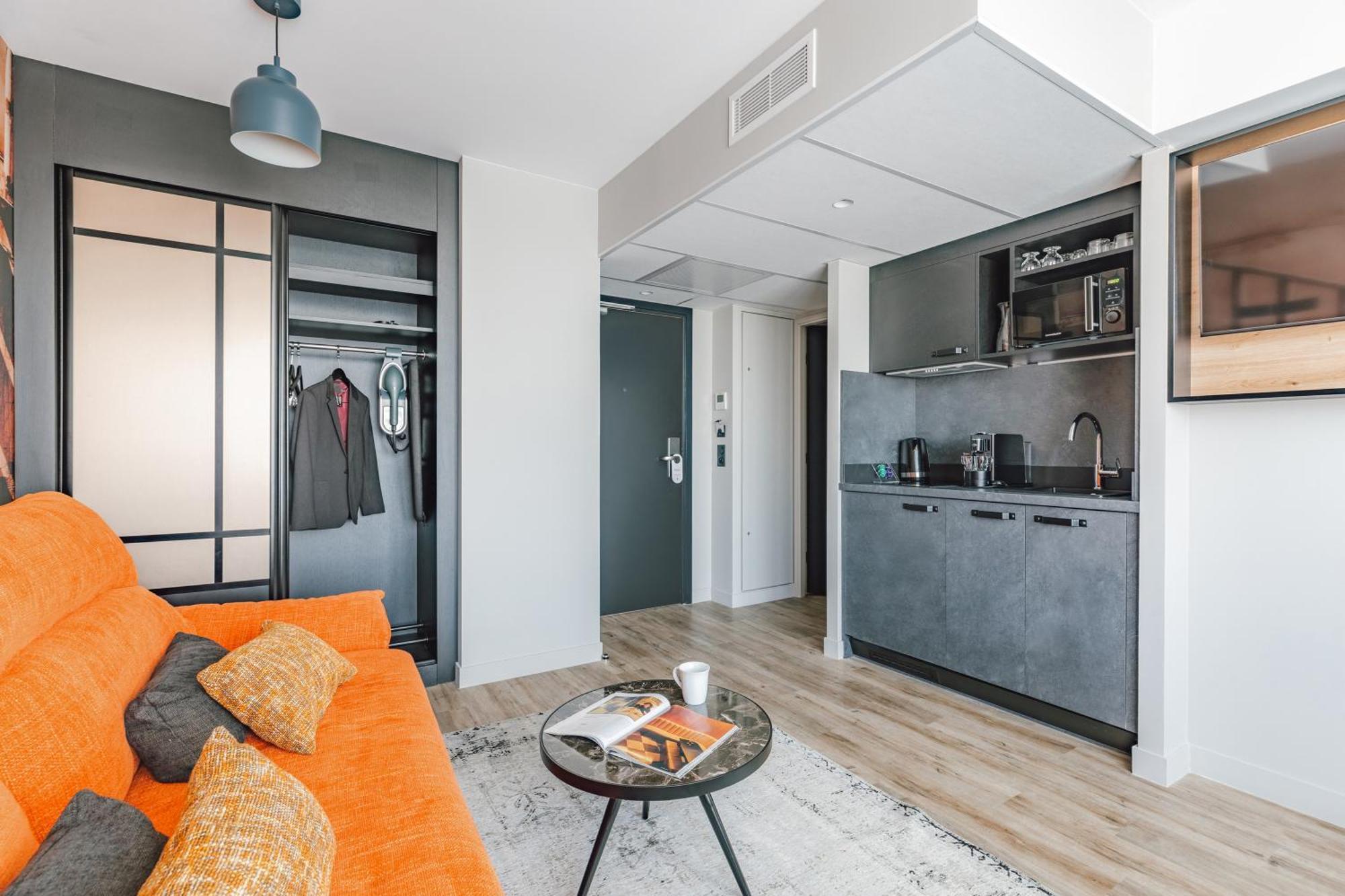 One-Bedroom Apartment