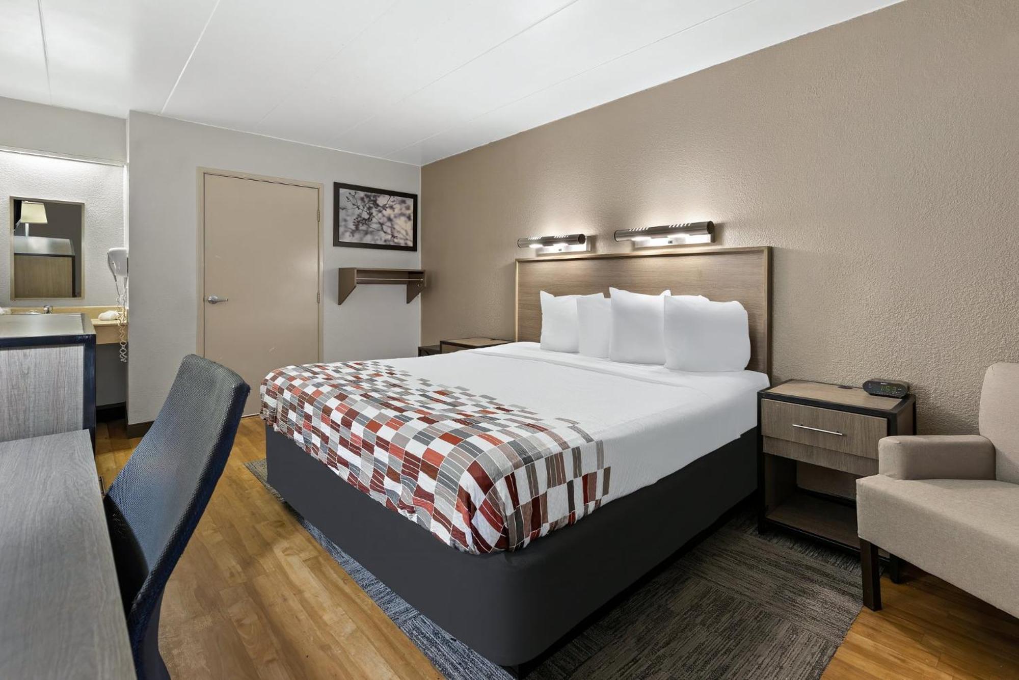 Deluxe King Room Disability Access Smoke