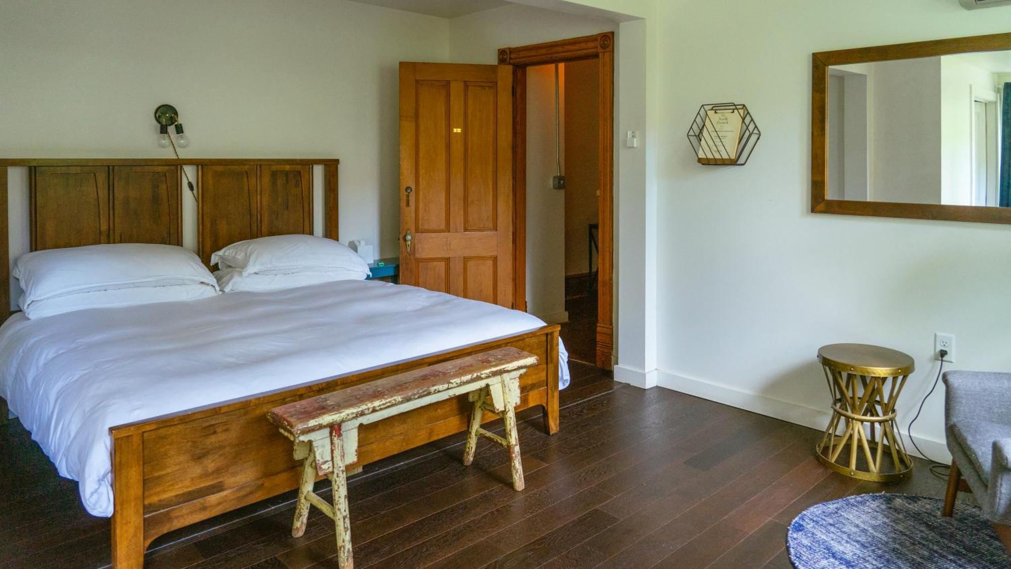 King Room Roll Shower Disability Access
