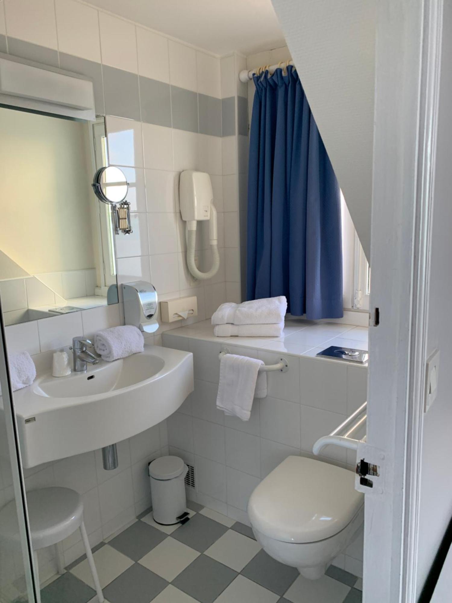 Chambre Double ou Lits Jumeaux sans Balcon - Vue sur Mer