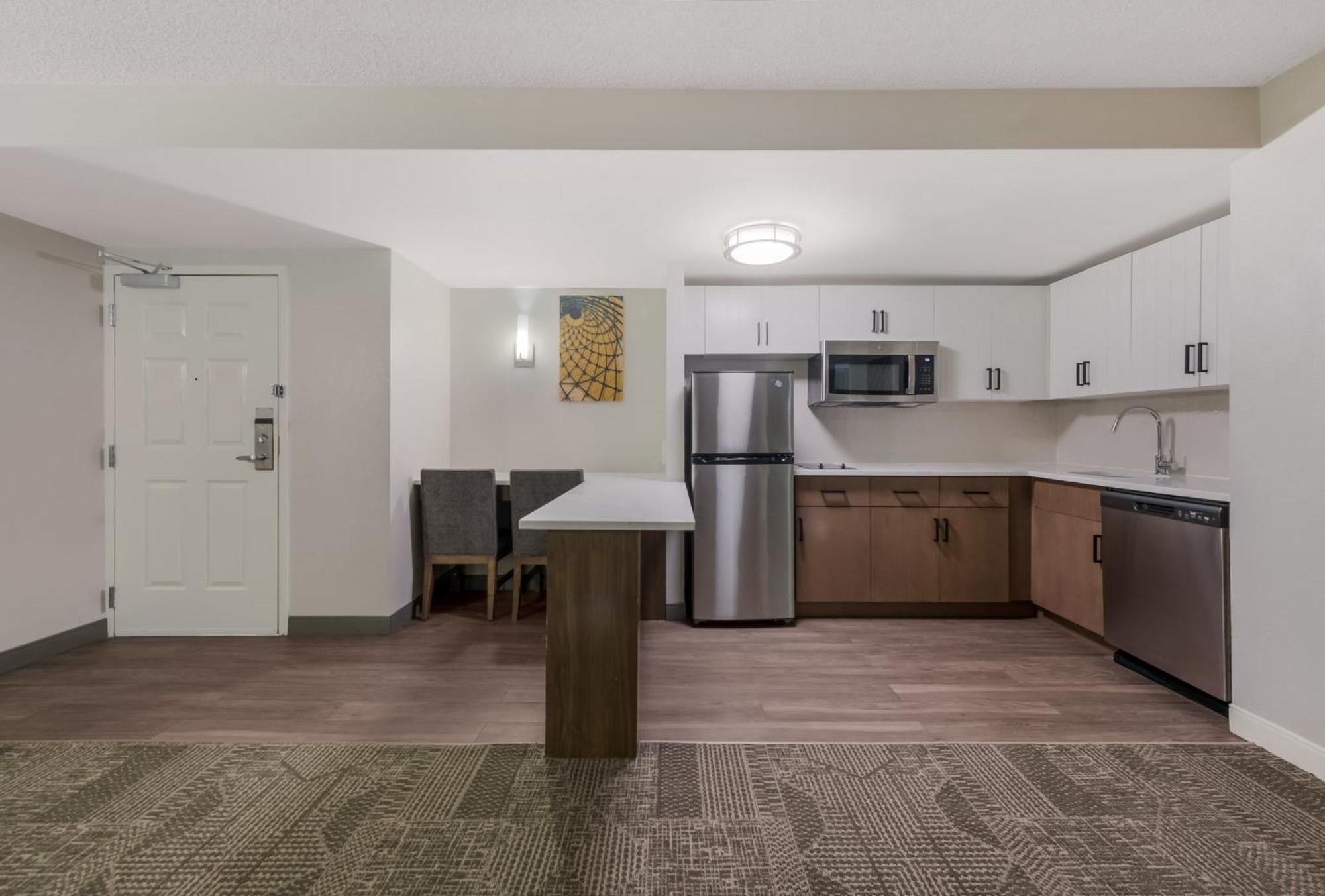 Two-Bedroom Suite Disability Access Tub - Non-Smoking