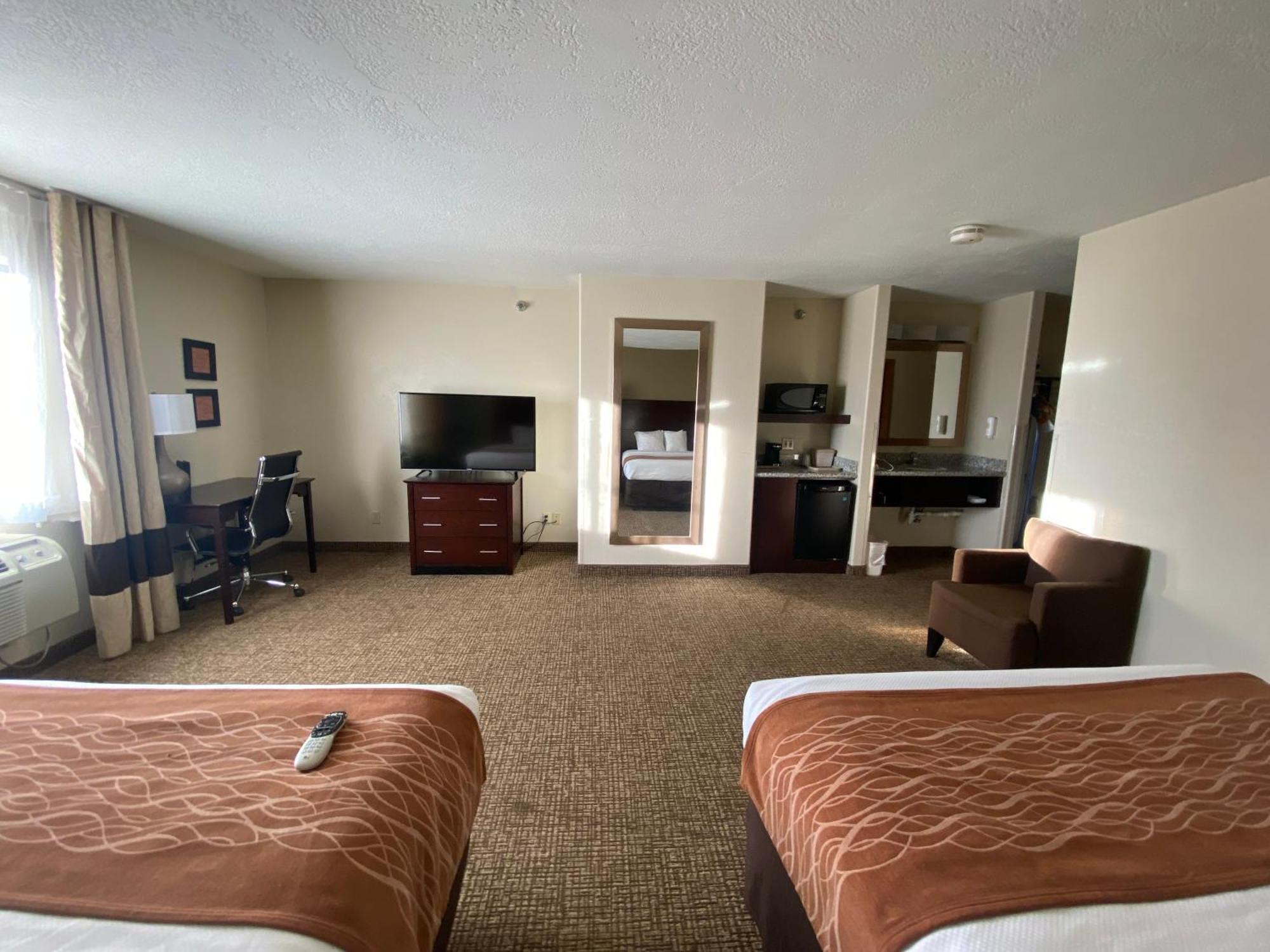 Queen Room Two Queen Beds Non-Smoking