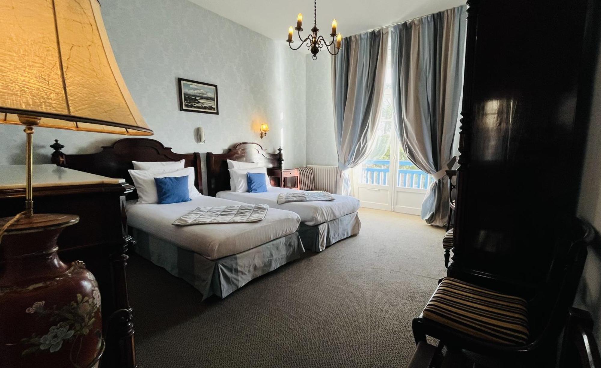 Double or Twin Room Sea View