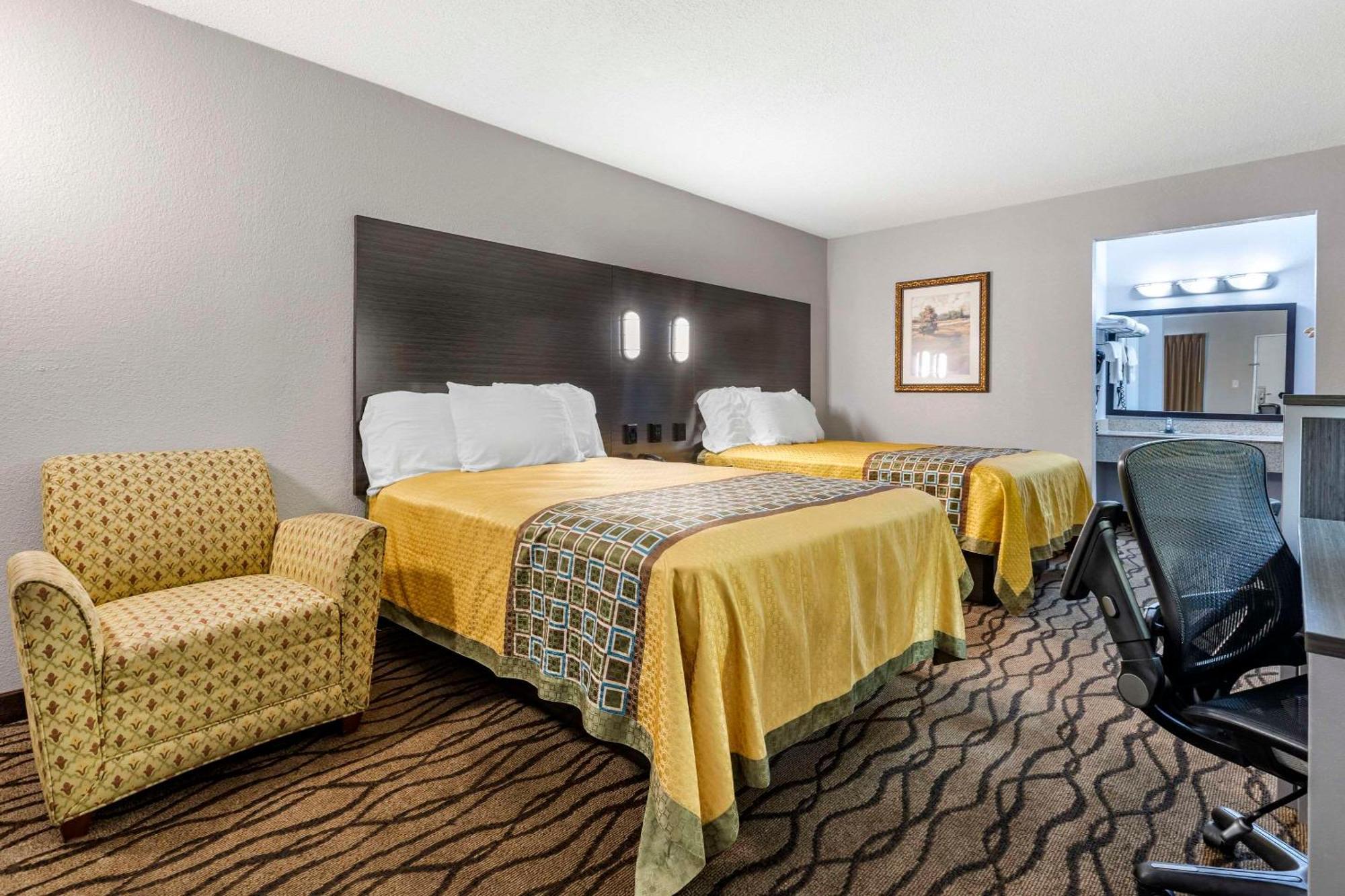 Double Room with Two Double Beds - Smoking