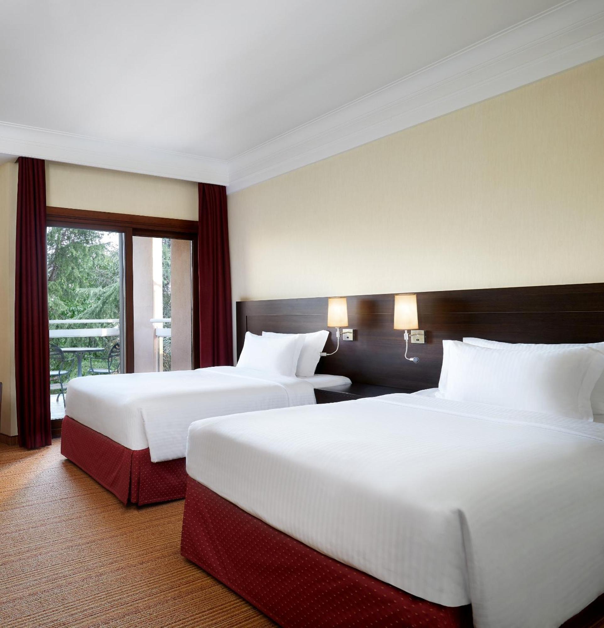 Guest room 2 Twin or Single Beds Low floor