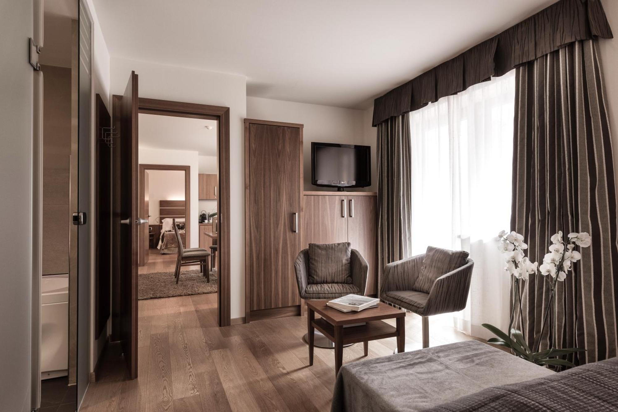 Deluxe Family Suite
