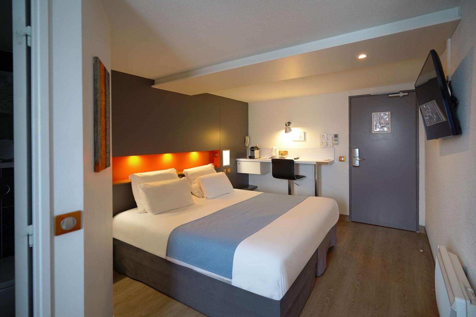 Premium Queen Room