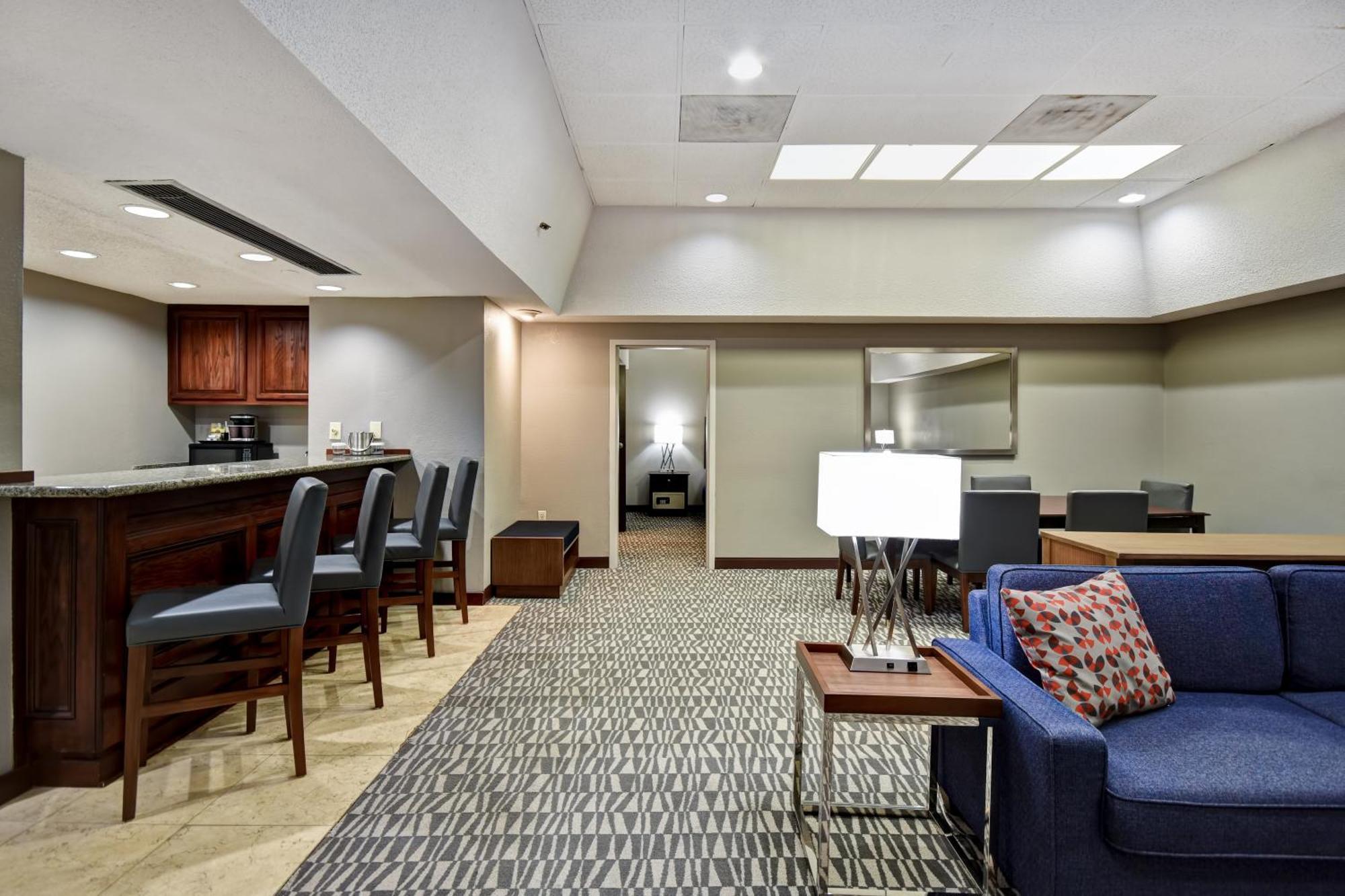 King Suite with Whirlpool - Non-Smoking