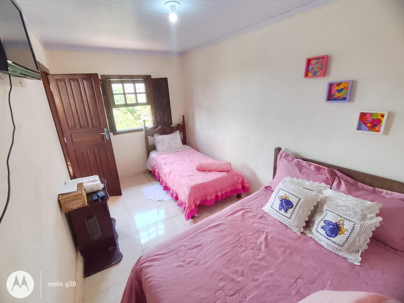 Quarto Deluxe (2 Adultos + 1 Criança)