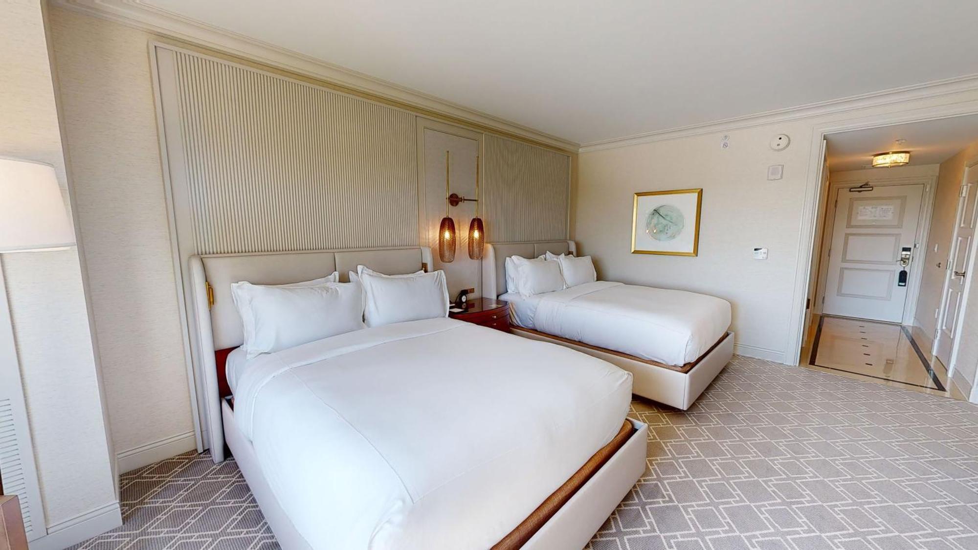 Deluxe Queen Room High Floor