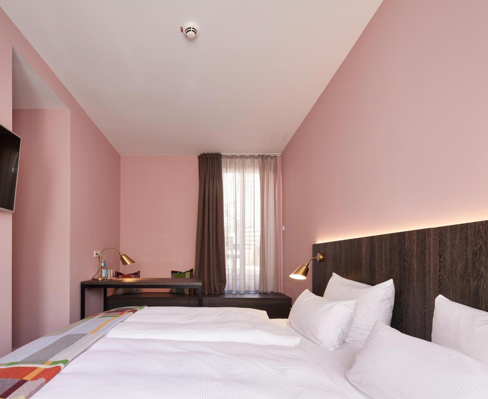 Comfort Zimmer mit Kingsize-Bett