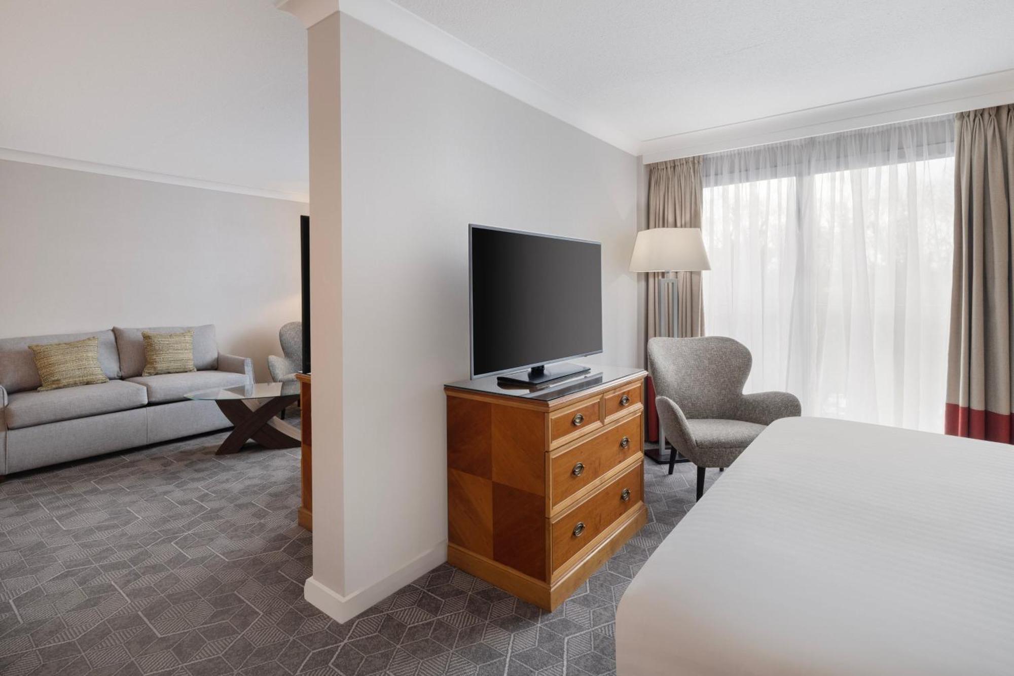 Junior Suite Executive Lounge Access