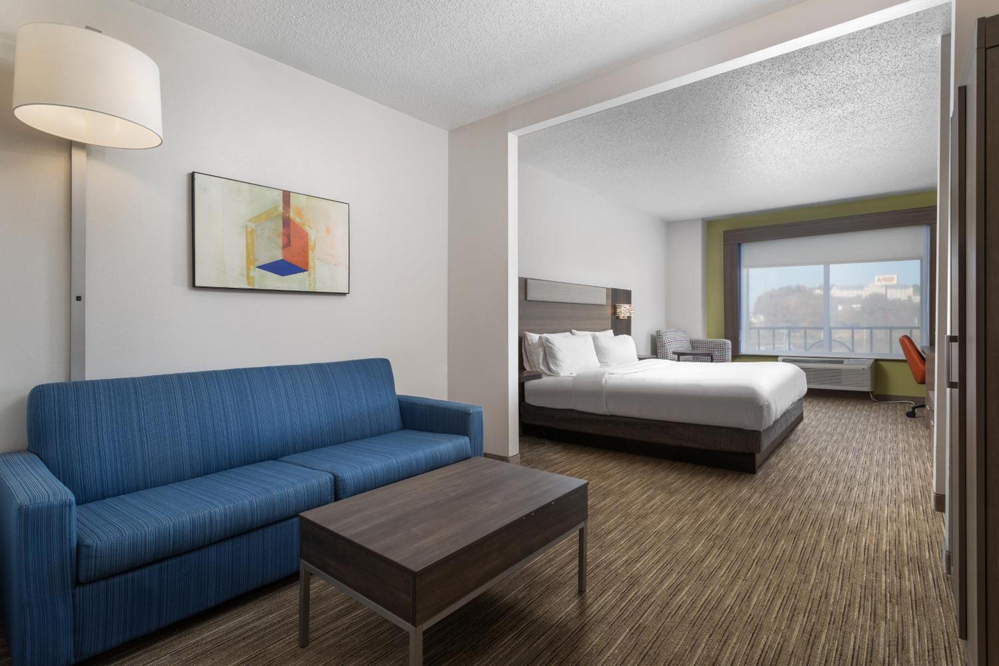 One-Bedroom King Suite