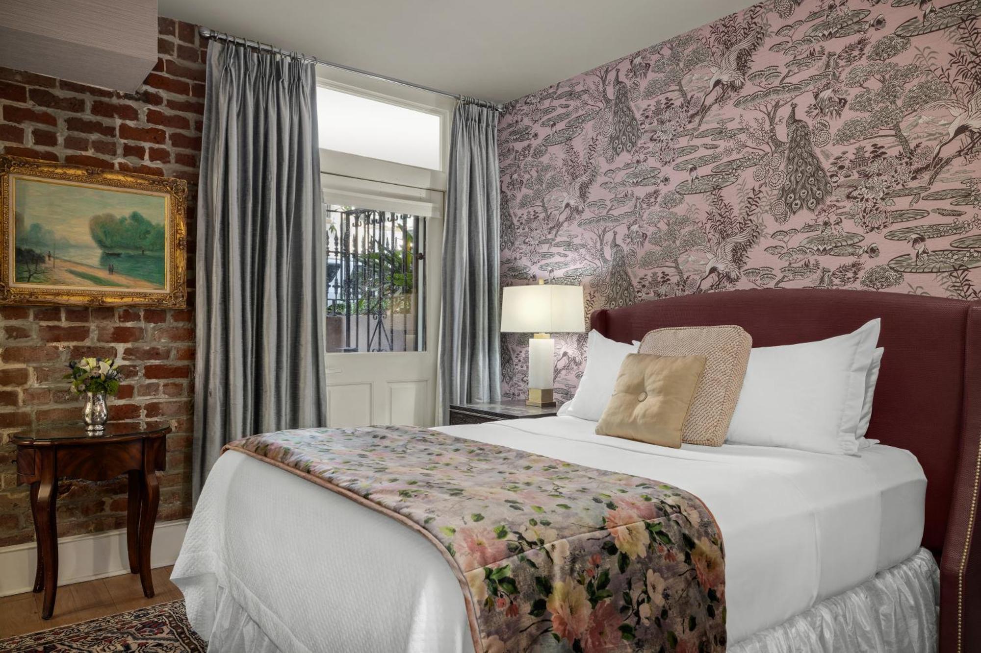 Queen Room John Habersham Room