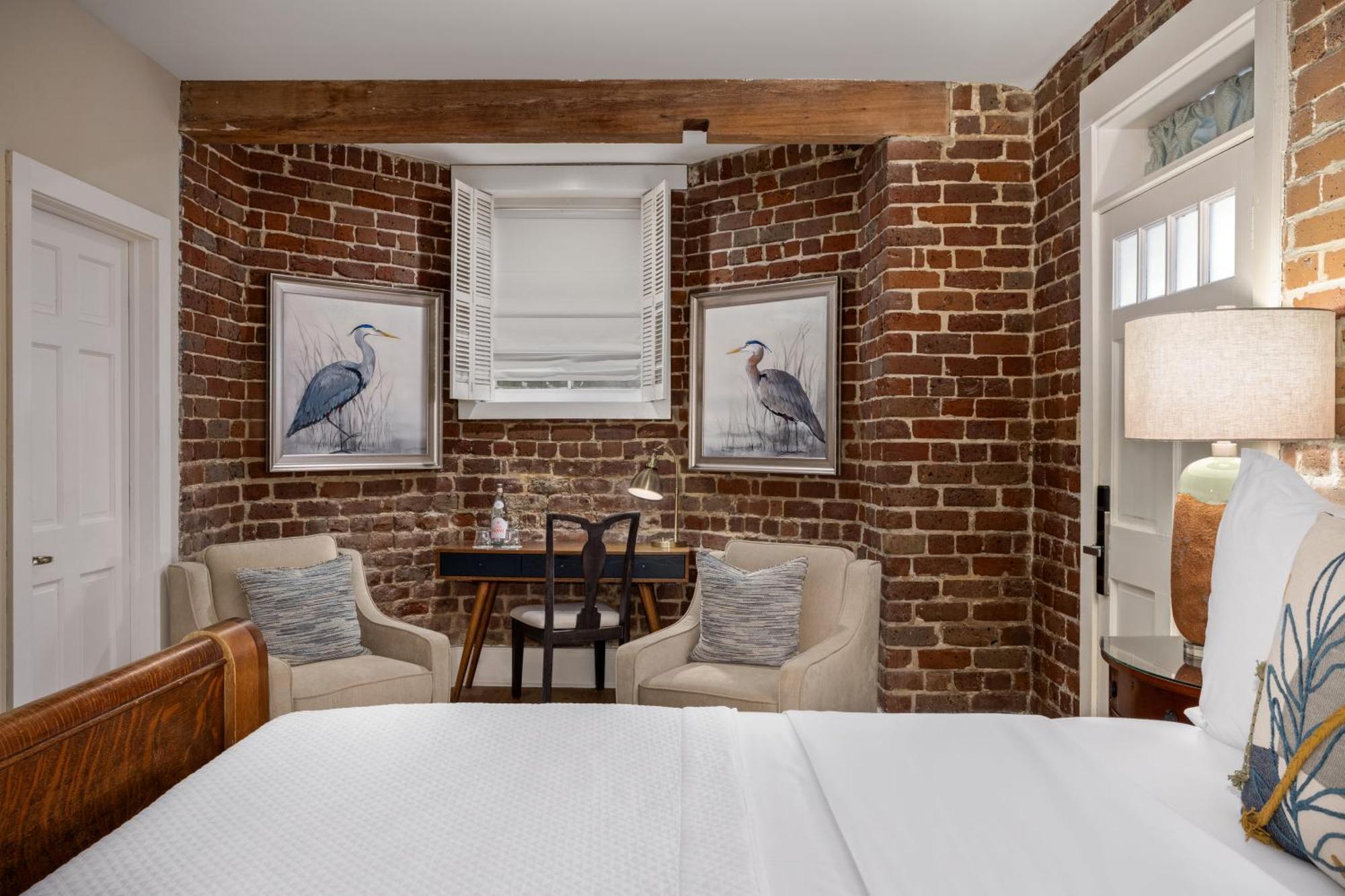 Queen Room Eli Whitney Room