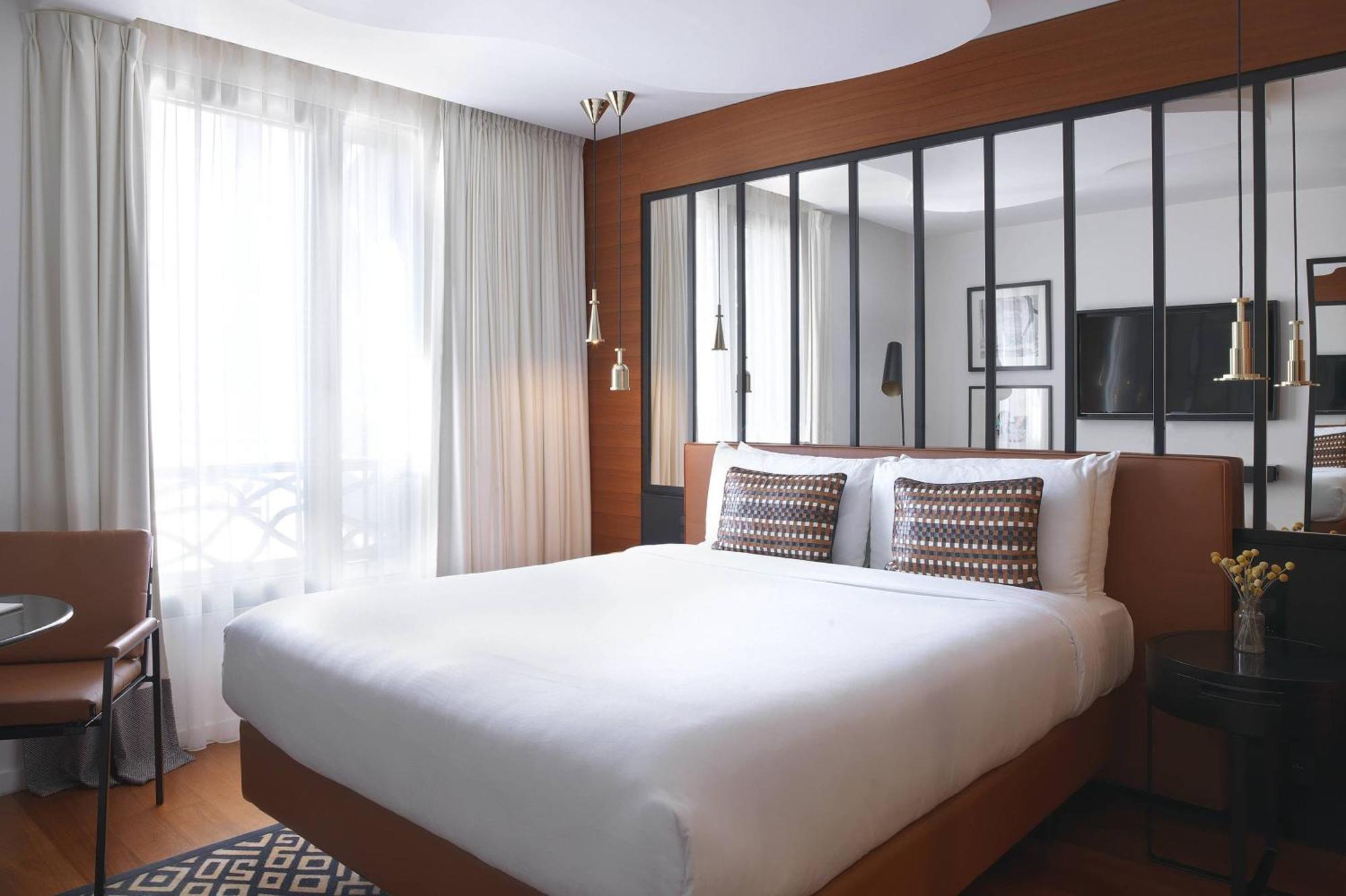 Paris Style Room One Queen Bed