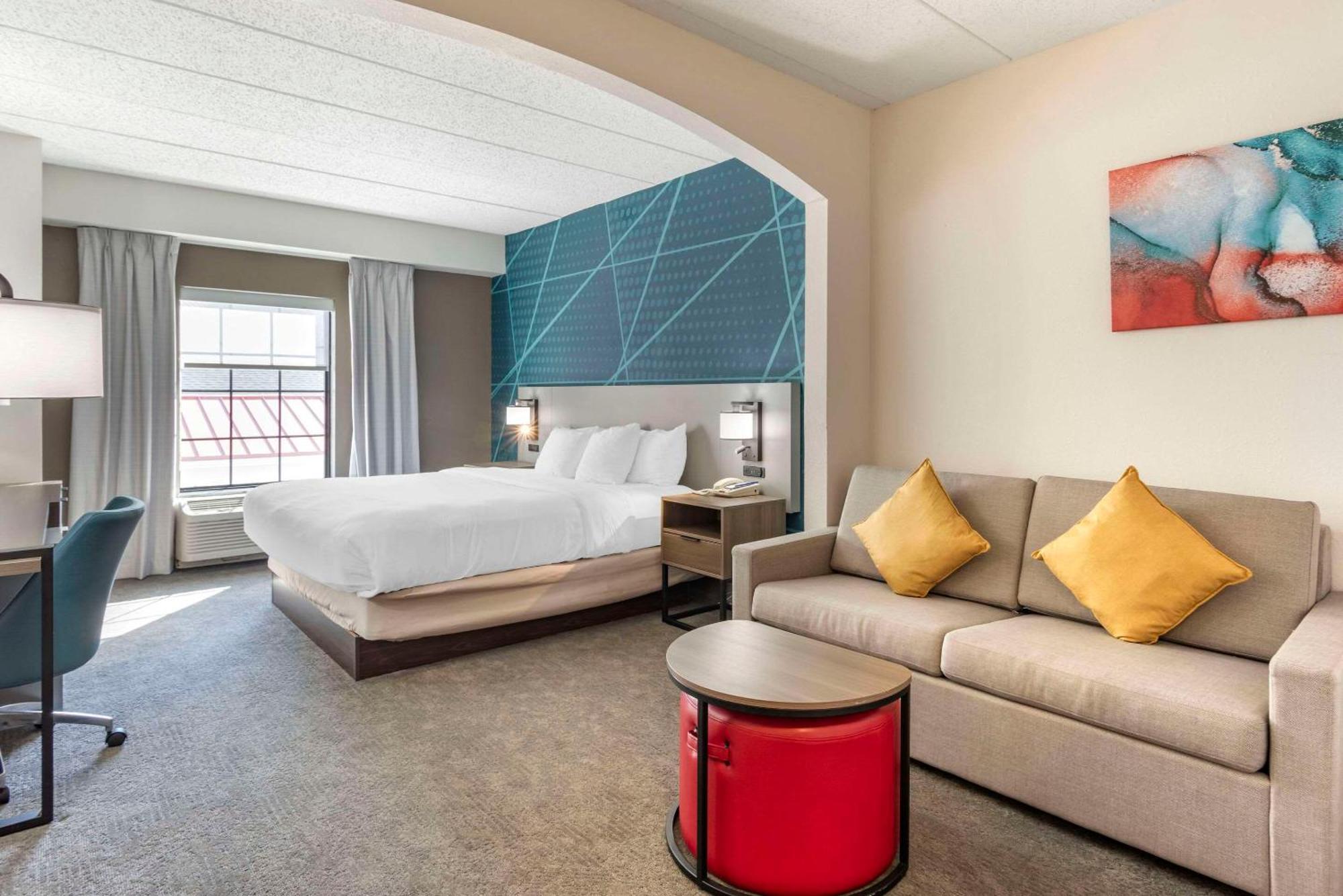 Queen Suite Disability Access or Non-Smoking