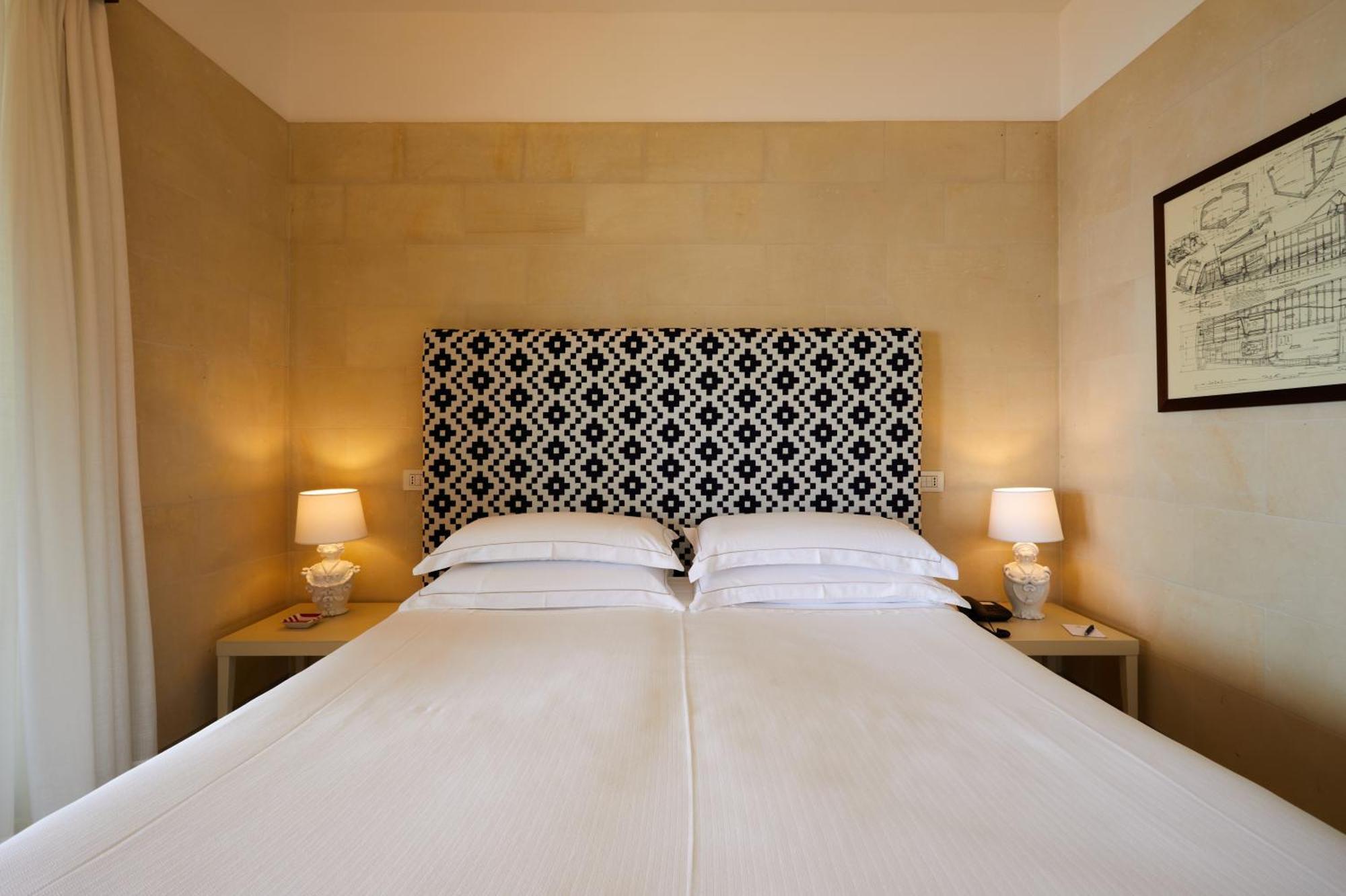 Double or Twin Room Sea View