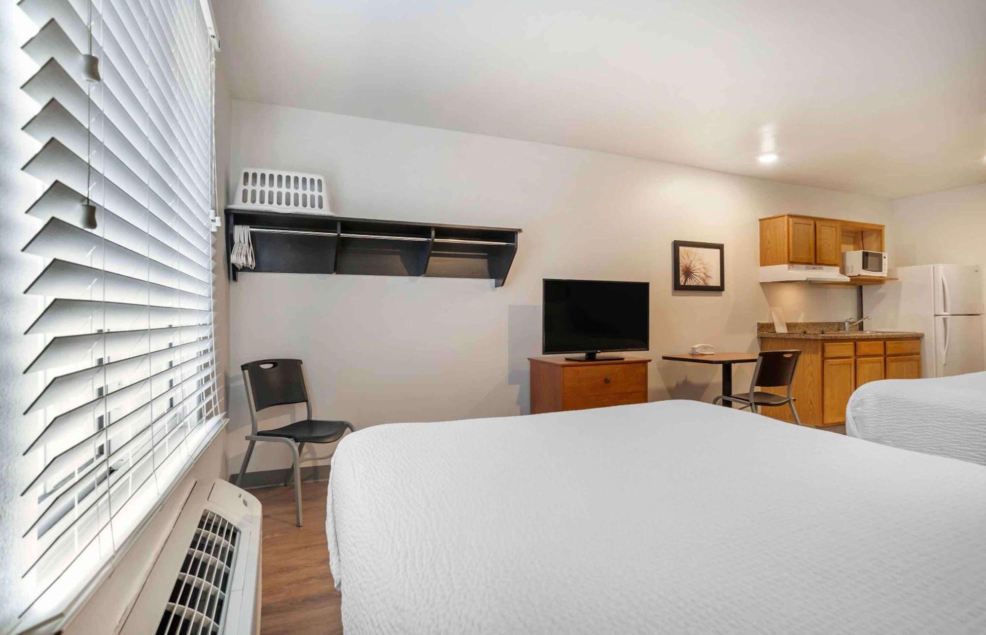 Double Room Two Double Beds Non-Smoking