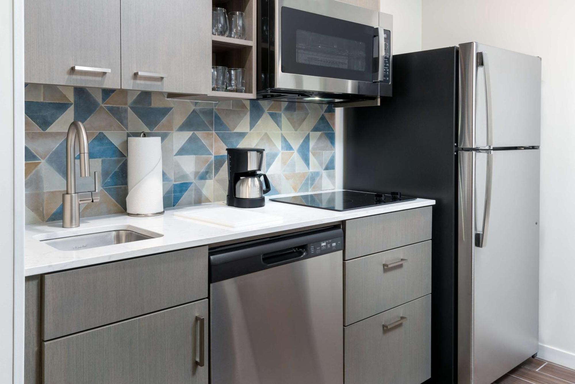 One Bedroom Kitchen Suite Two Queen Beds Sofa Bed