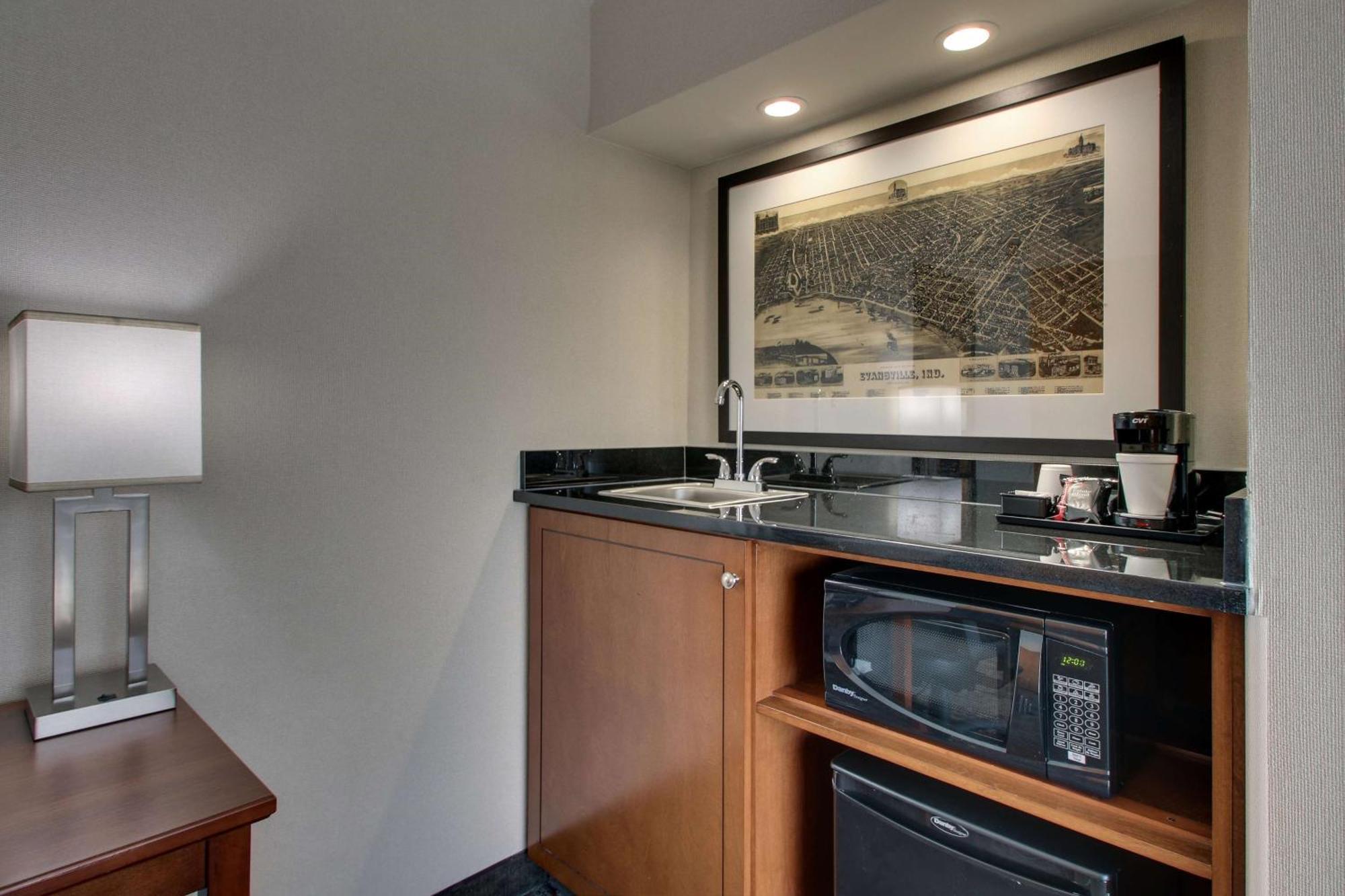 Spacious King Suite – High Floor