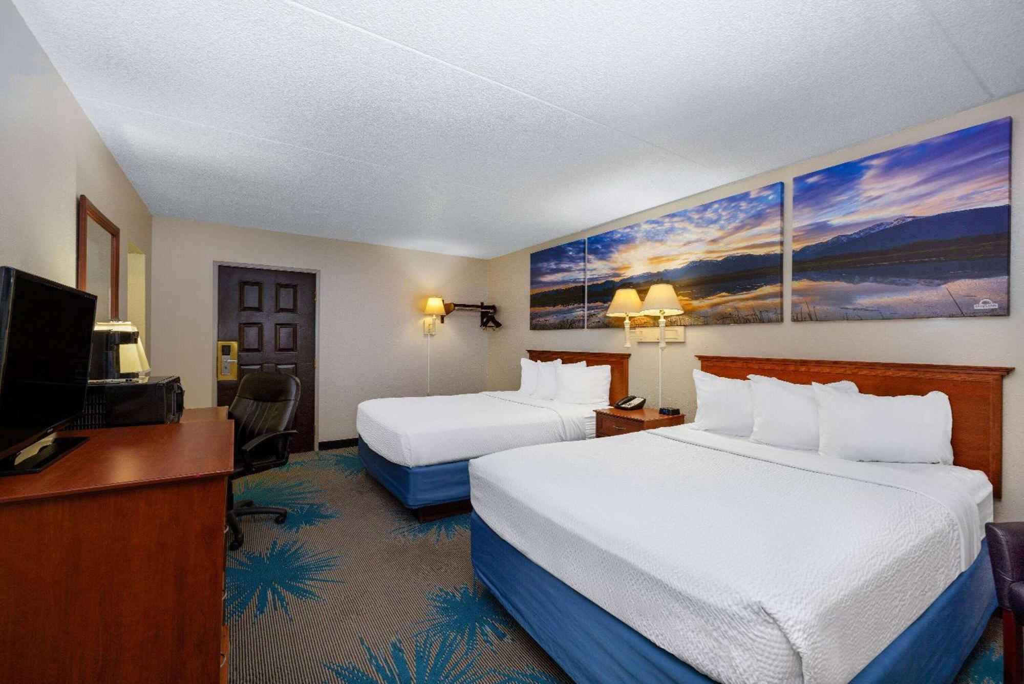 Queen Room with Two Queen Beds - Non-Smoking