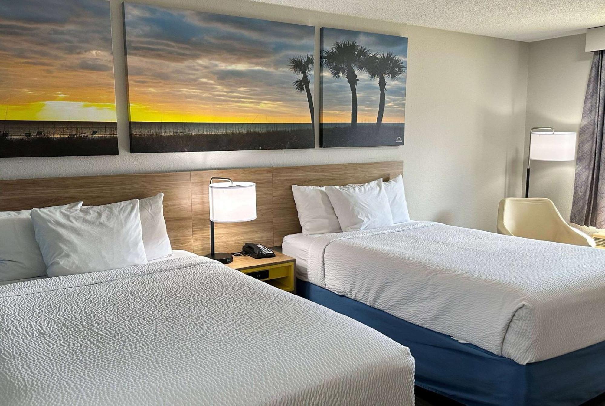 Deluxe Double Room with Two Double Beds - Non-Smoking