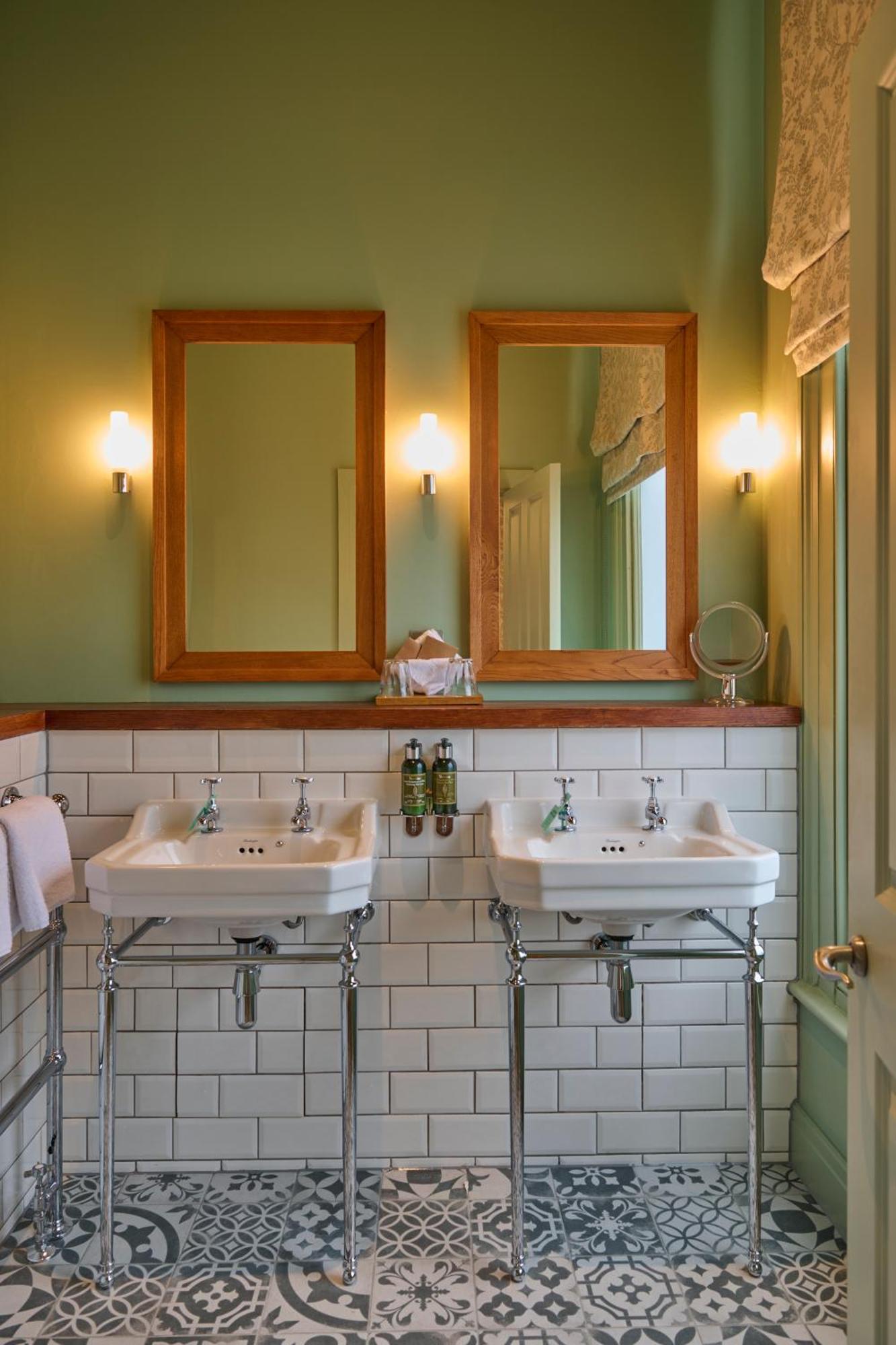 Signature Suite