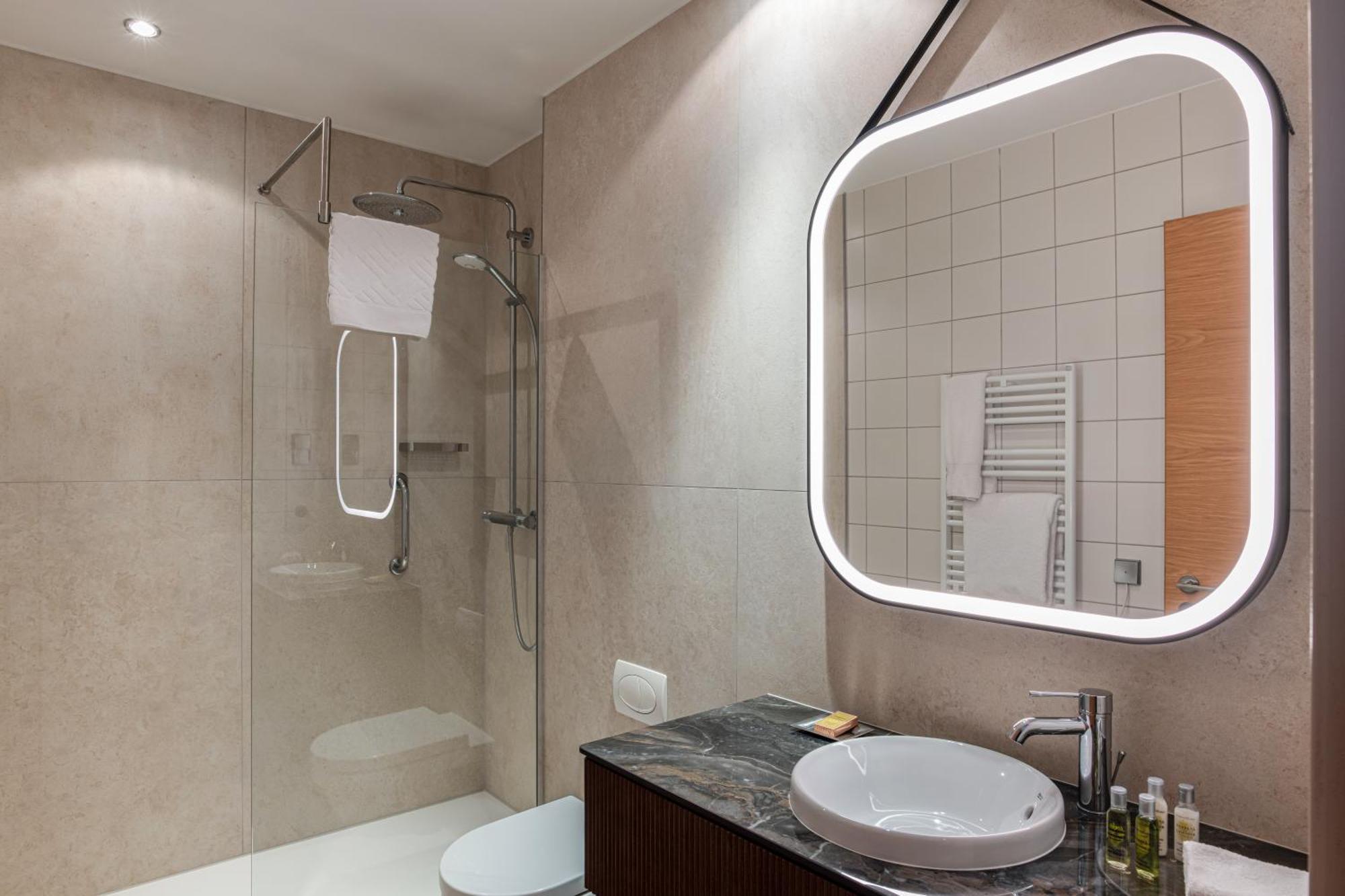 Quarto com 2 Camas de Solteiro