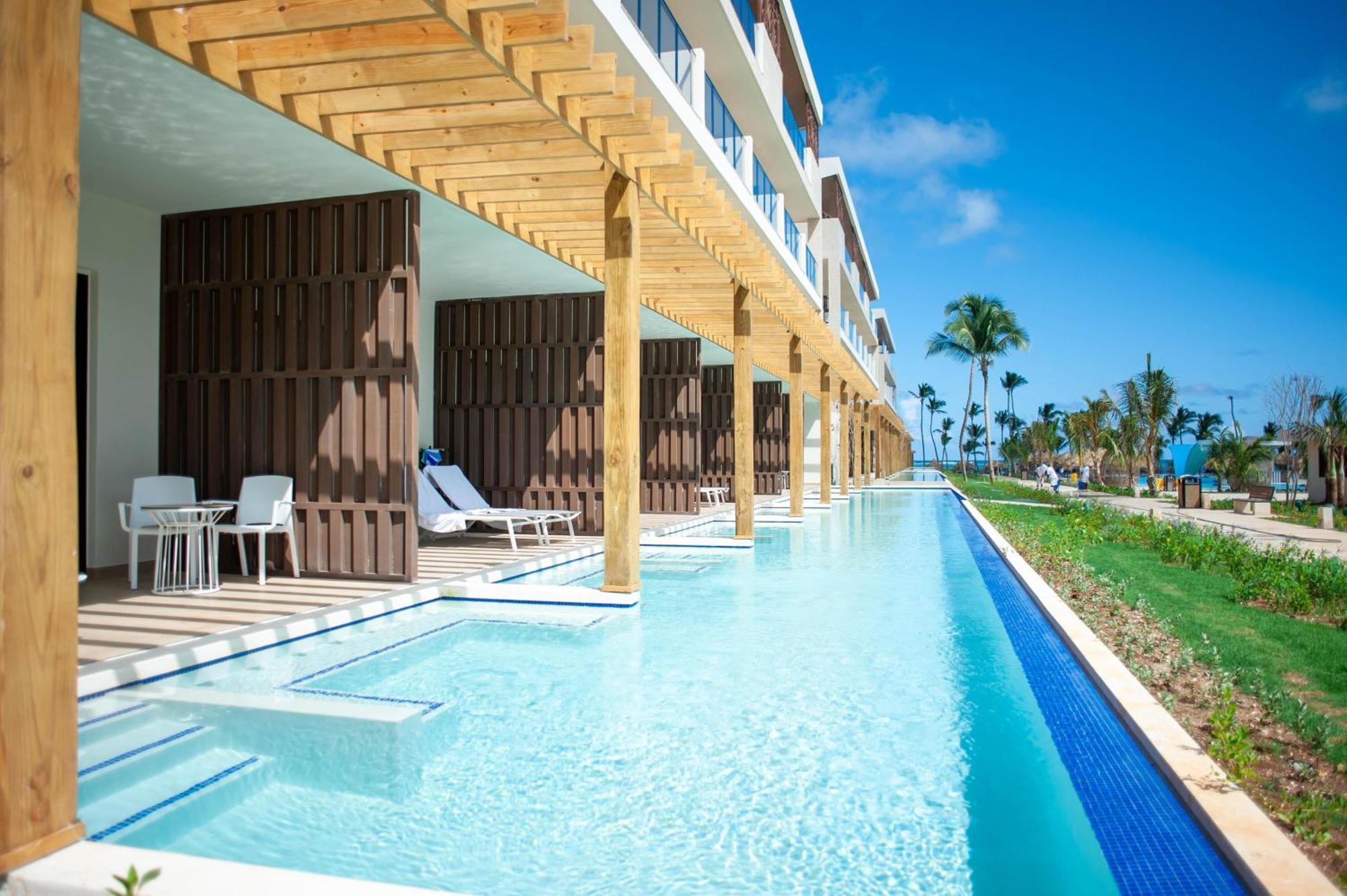 Junior Suite Swim Out Garden View