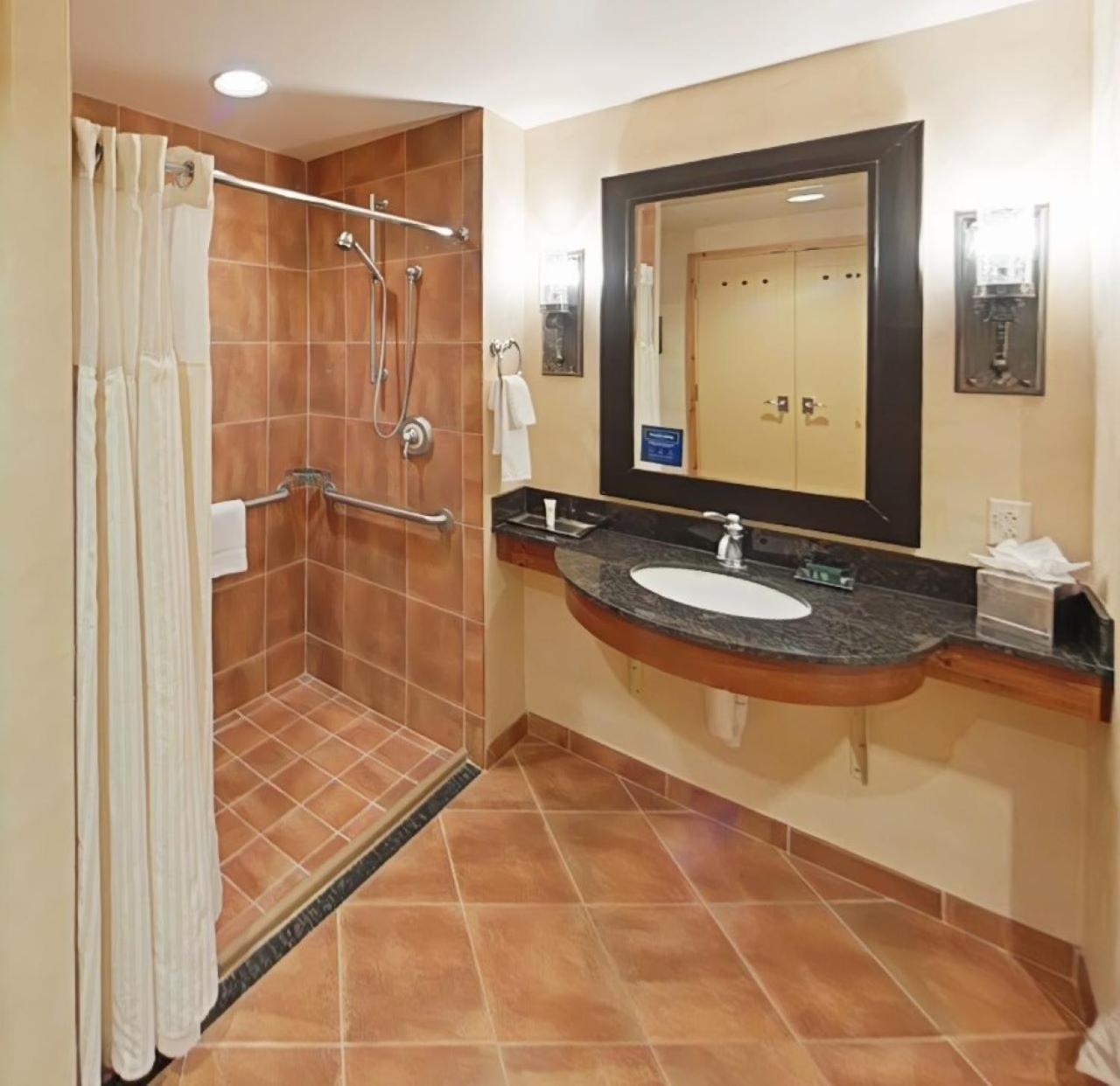 Queen Room Two Queen Beds Roll Shower Mobility Access