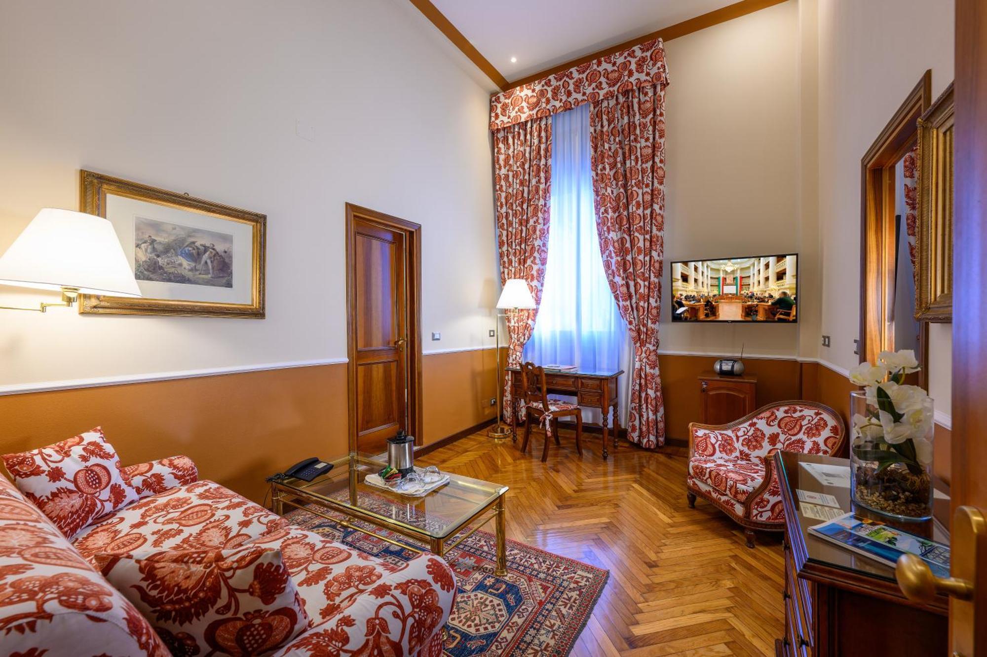 Deluxe Junior Suite
