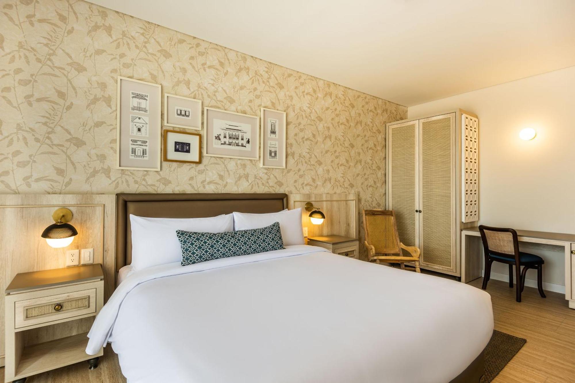 Premium Ocean View Guest room 1 King Ocean view
