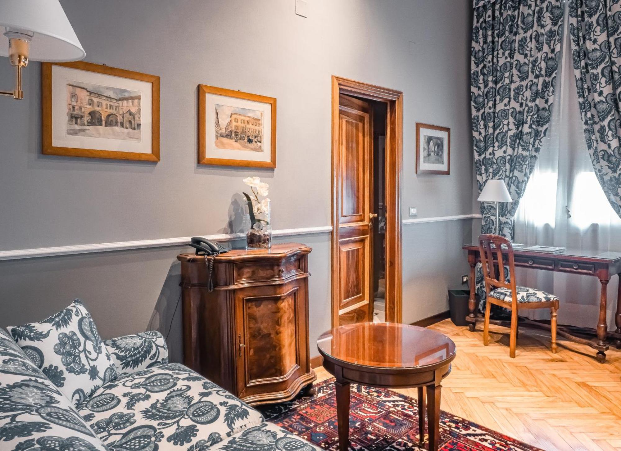 Deluxe Junior Suite
