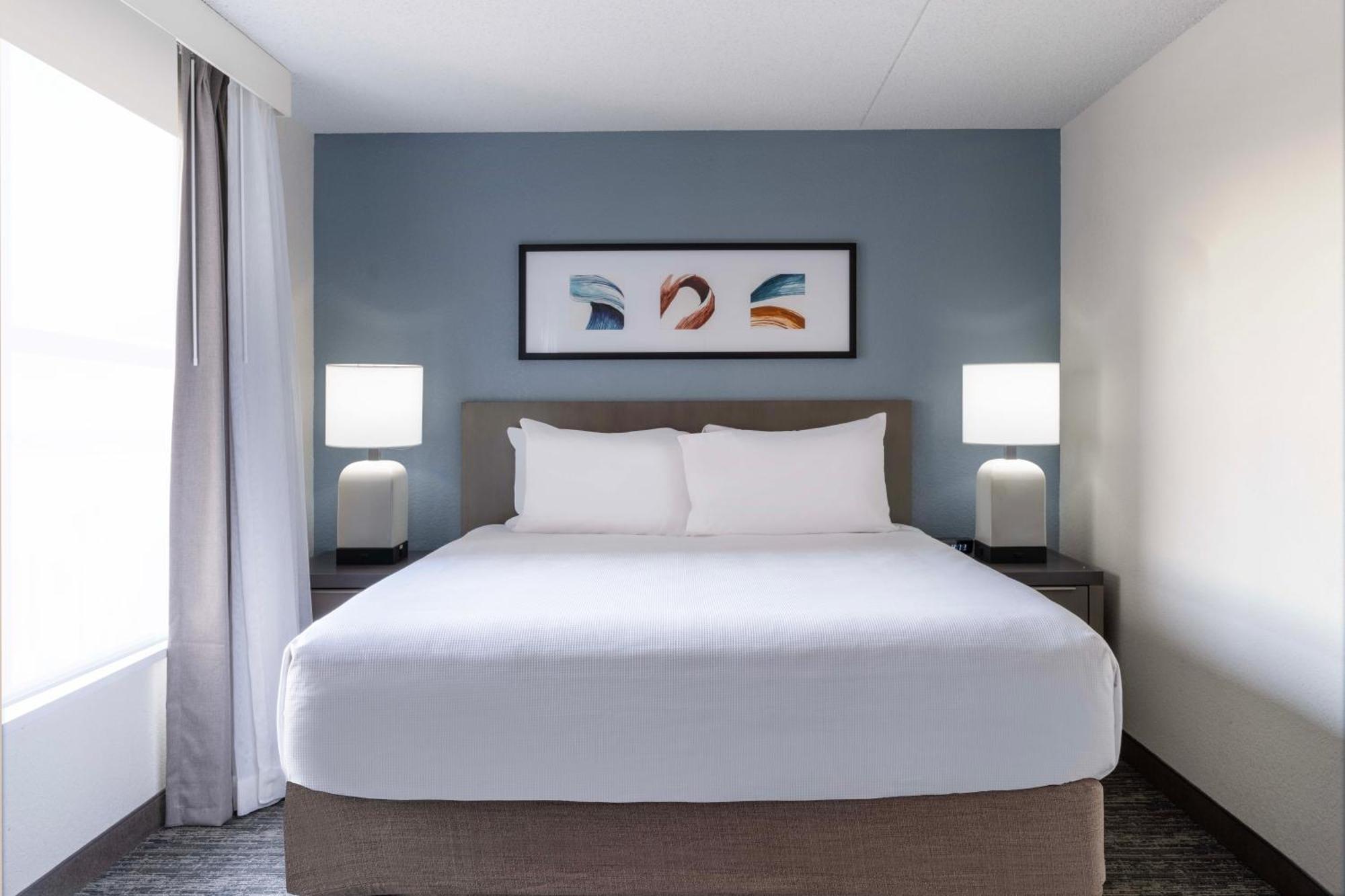 King Studio Suite with Kitchen and Sofa Bed