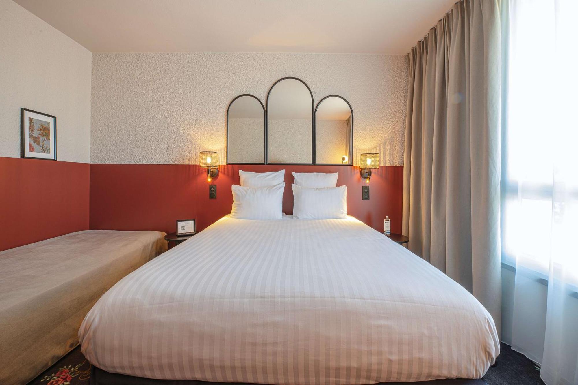 Family Room One Queen Bed One Single Bed Non-Smoking
