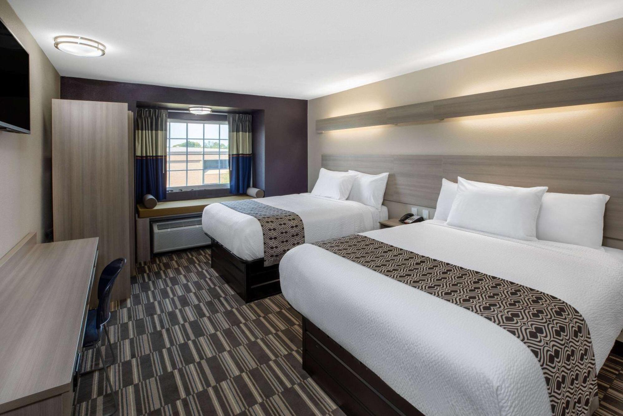 Queen Room with Two Queen Beds - Non-Smoking