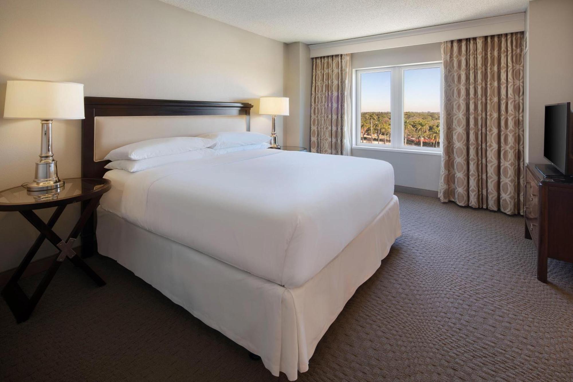 Standard King 1 Bedroom Suite