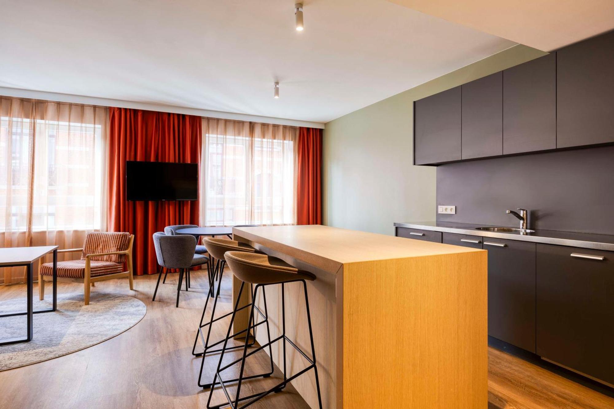 Deluxe Family King Room