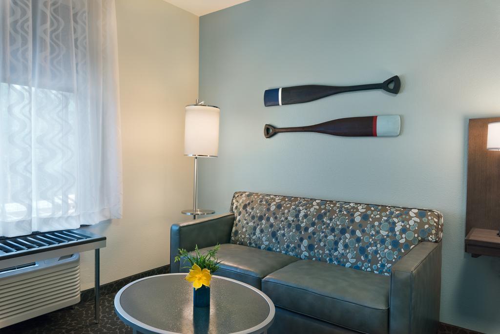 2 Queen Suite