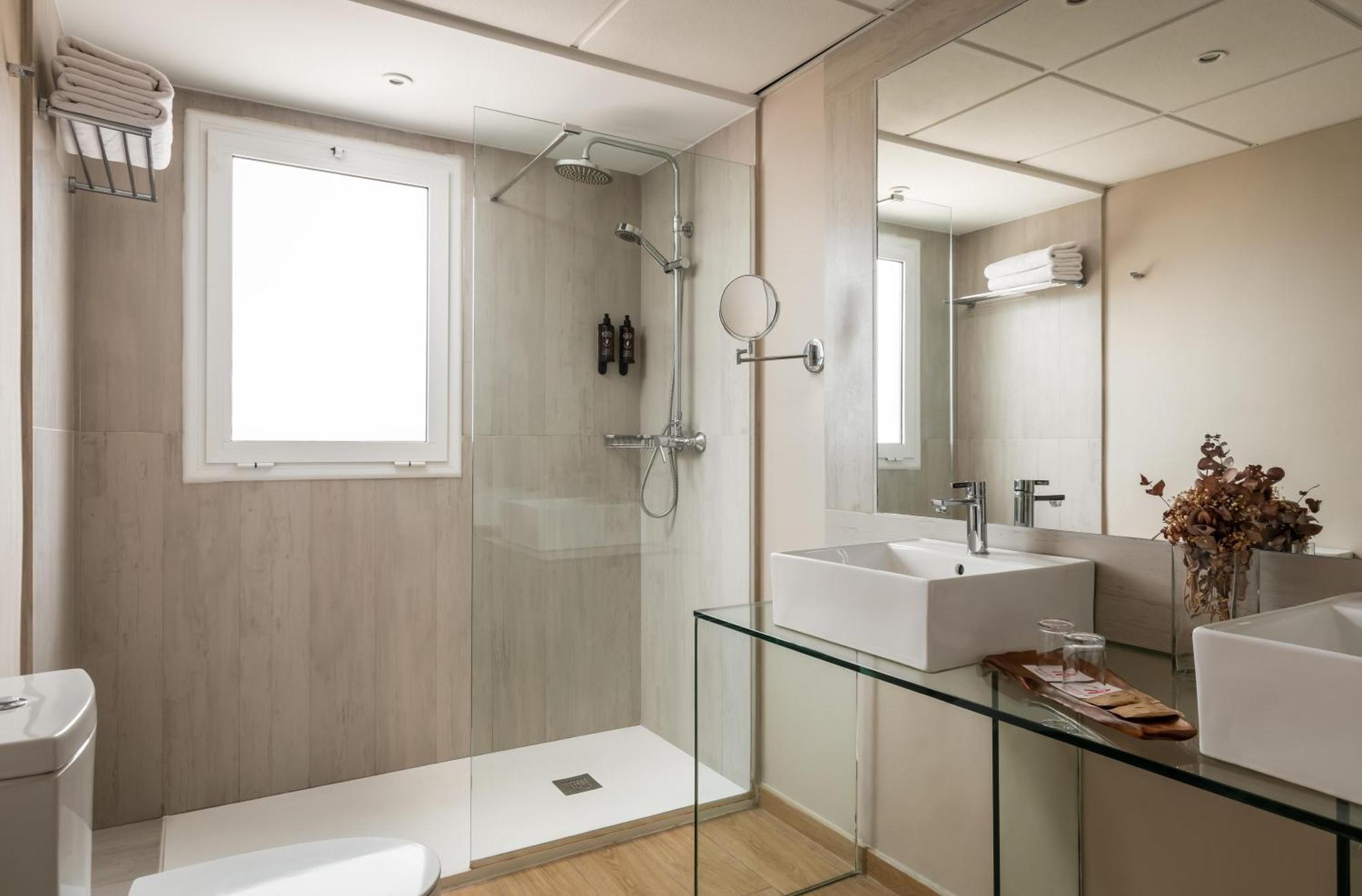 Superior Double Room,1544096824:JPEG
