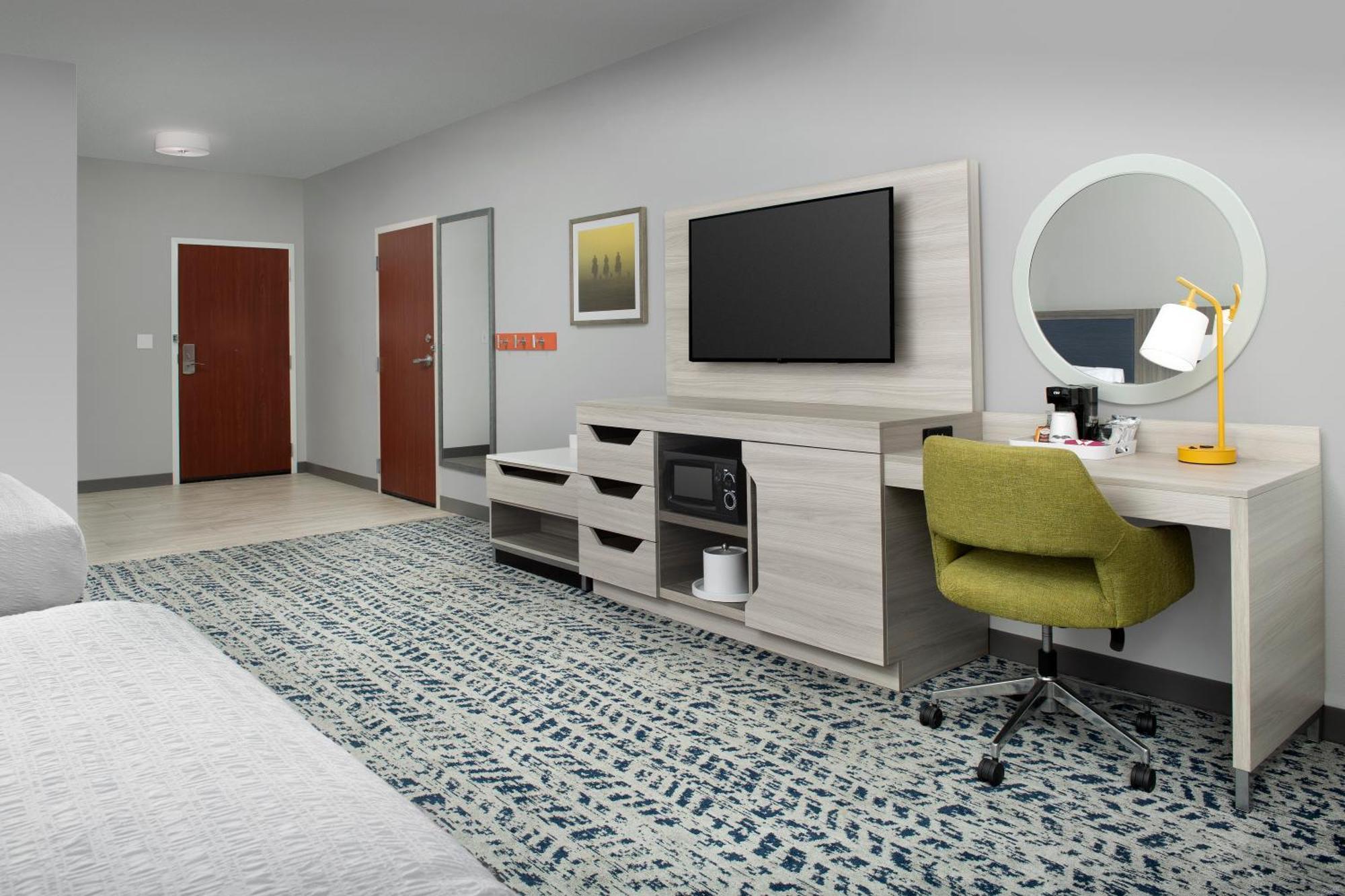 Room with Two Queen Beds - Non-Smoking