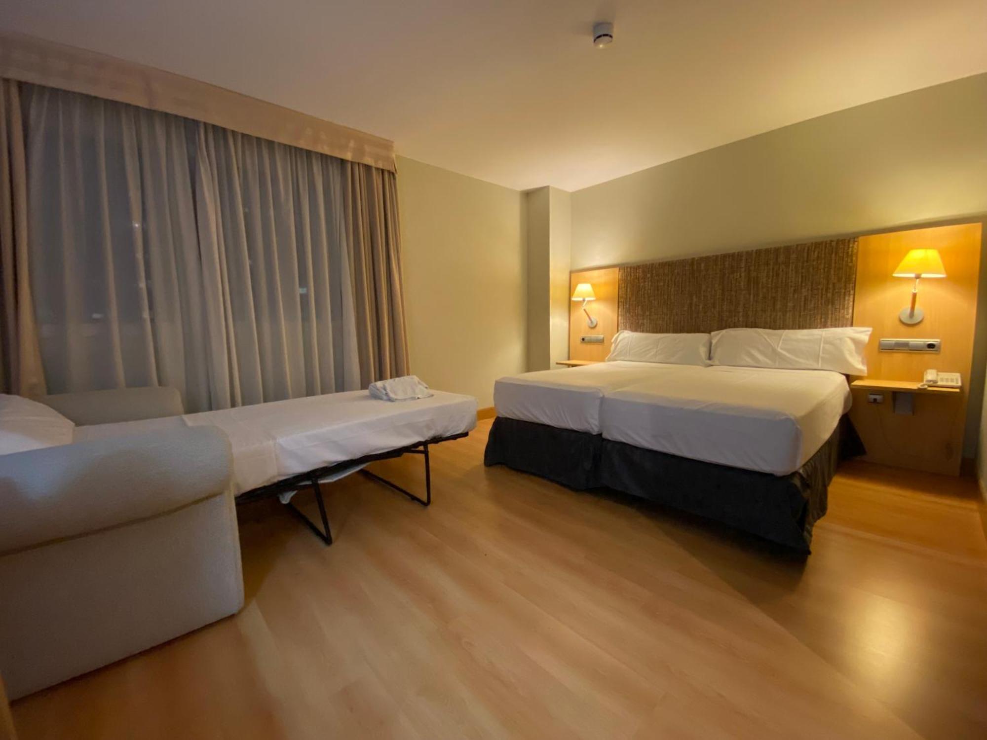 Triple Room Twin beds Sofa Bed